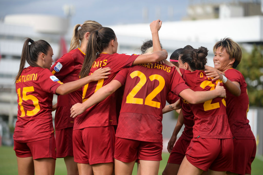 La Roma Femminile esulta dopo un gol alla Fiorentina