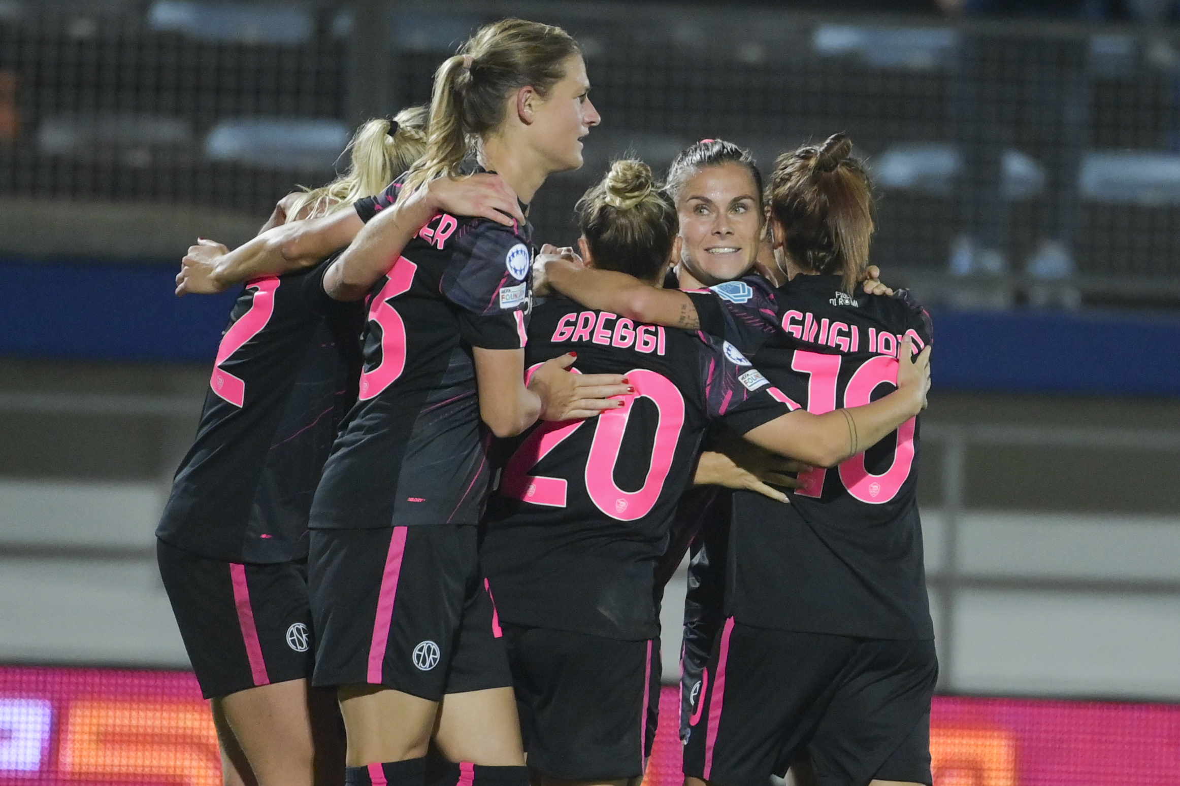 Fiorentina Femminile players celebrate after a goal during the News  Photo - Getty Images