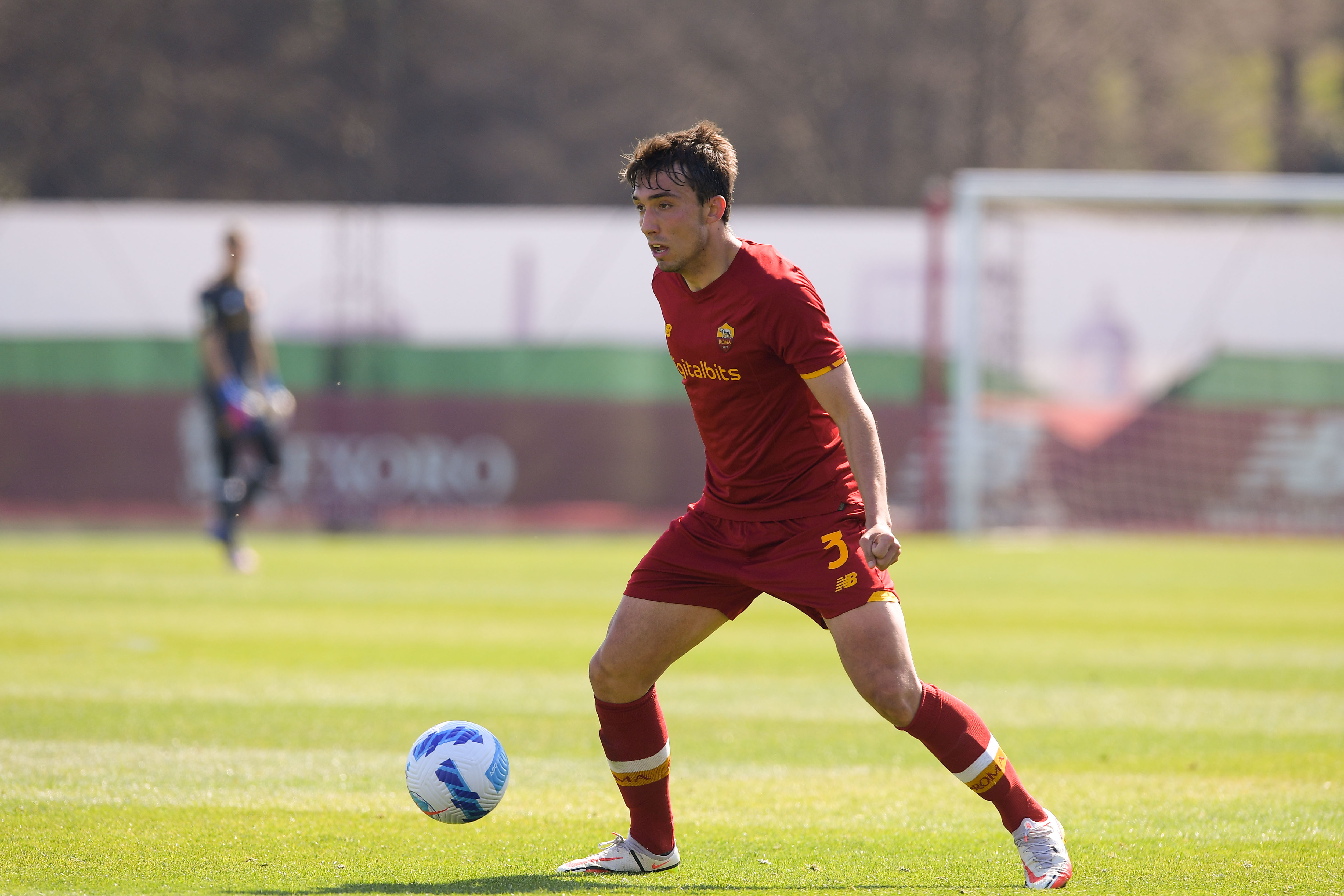 Vicario in campo con la Primavera della Roma