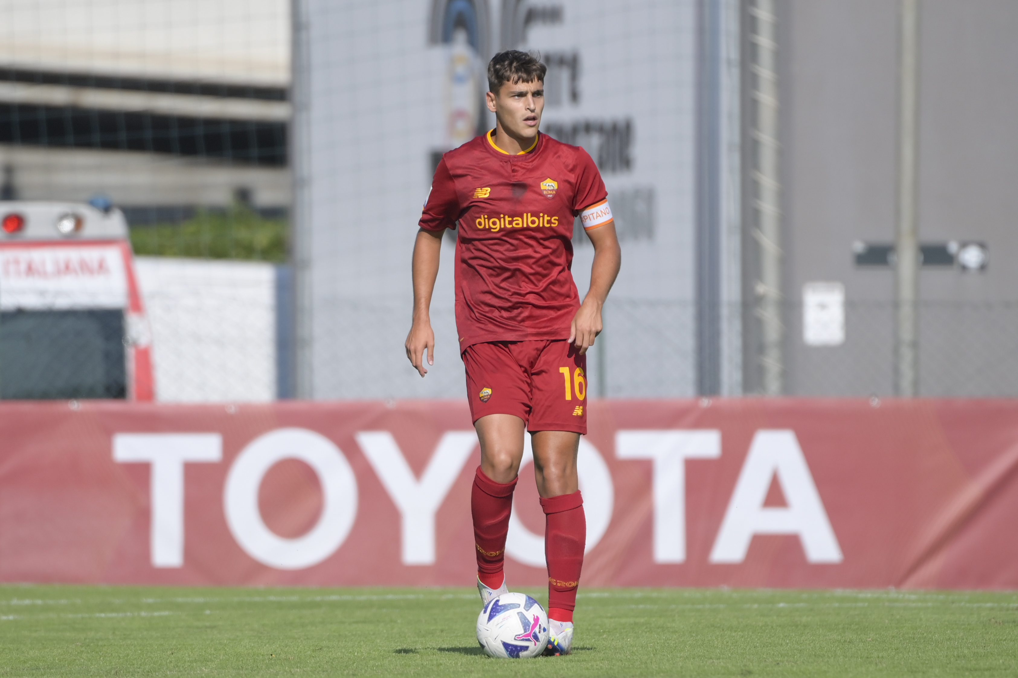 Giacomo Faticanti durante una partita della Roma Primavera