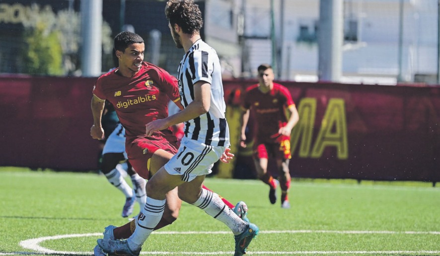 Il primo gol del terzino francese Louakima nell’ultimo Roma-Juventus di regular season, finito 3-0: ne farà due. Oggi andrà in panchina: al suo posto gioca Missori