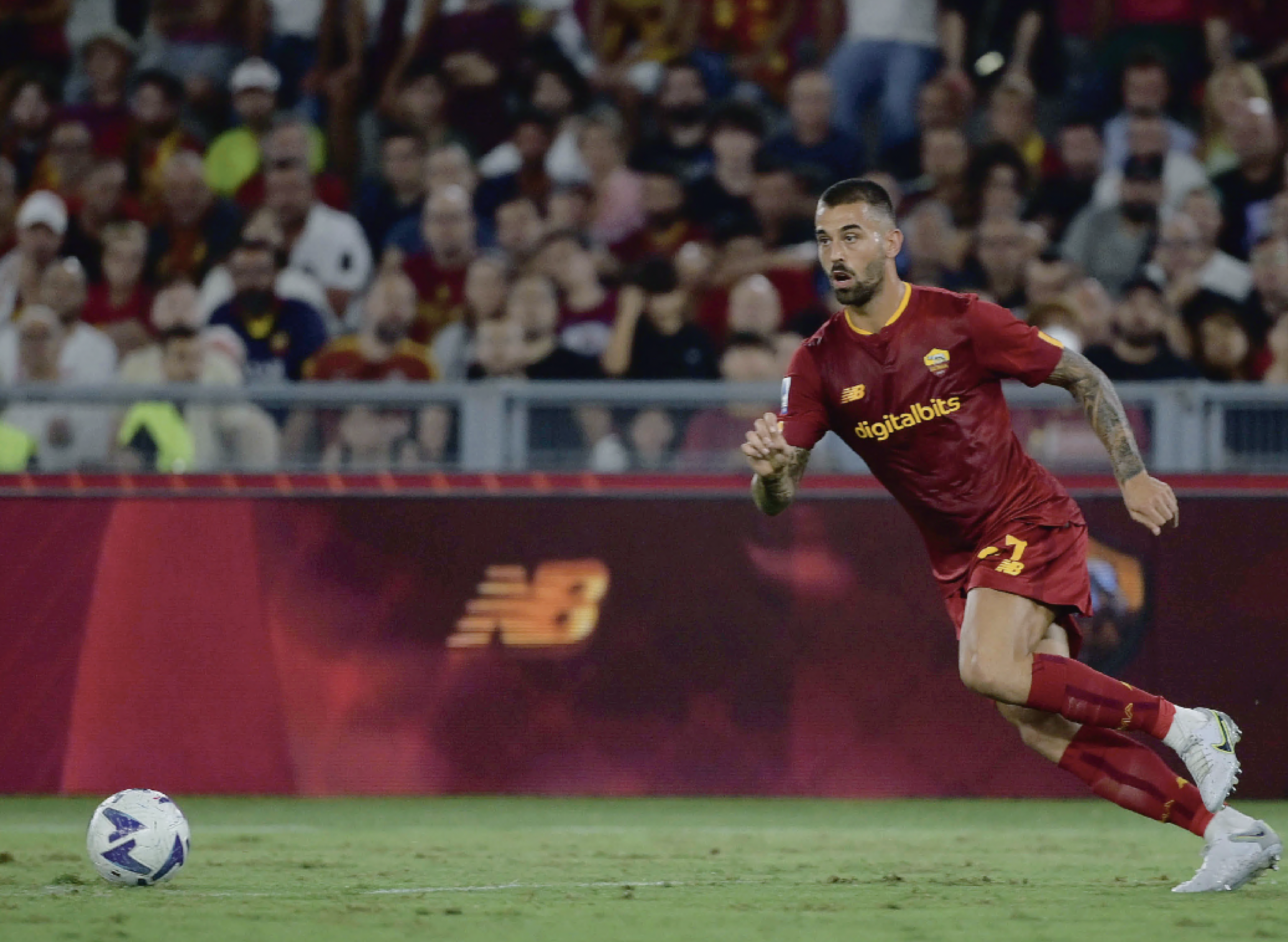 Spinazzola in campo con la maglia della Roma