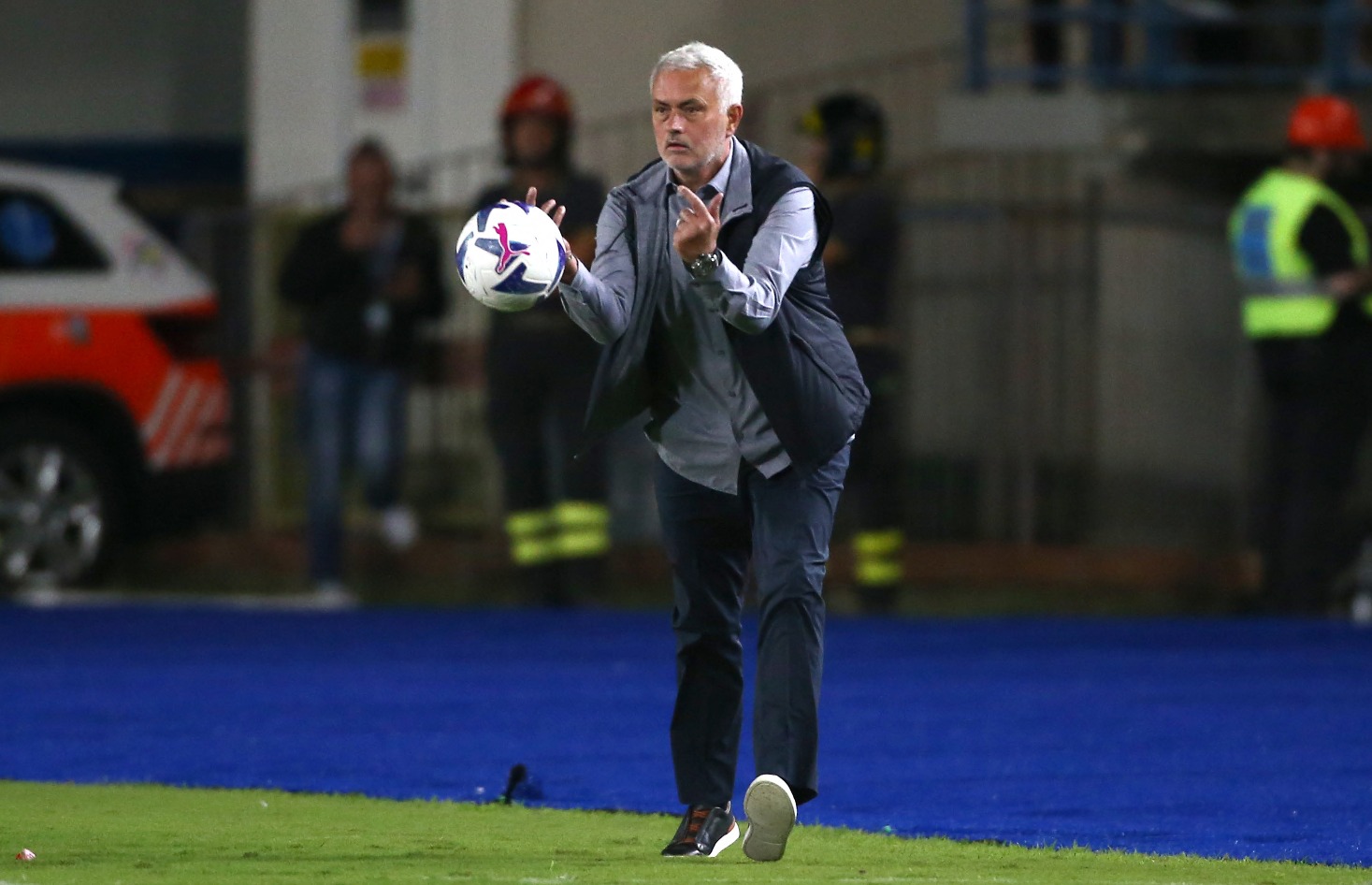 Mourinho in panchina durante Empoli-Roma