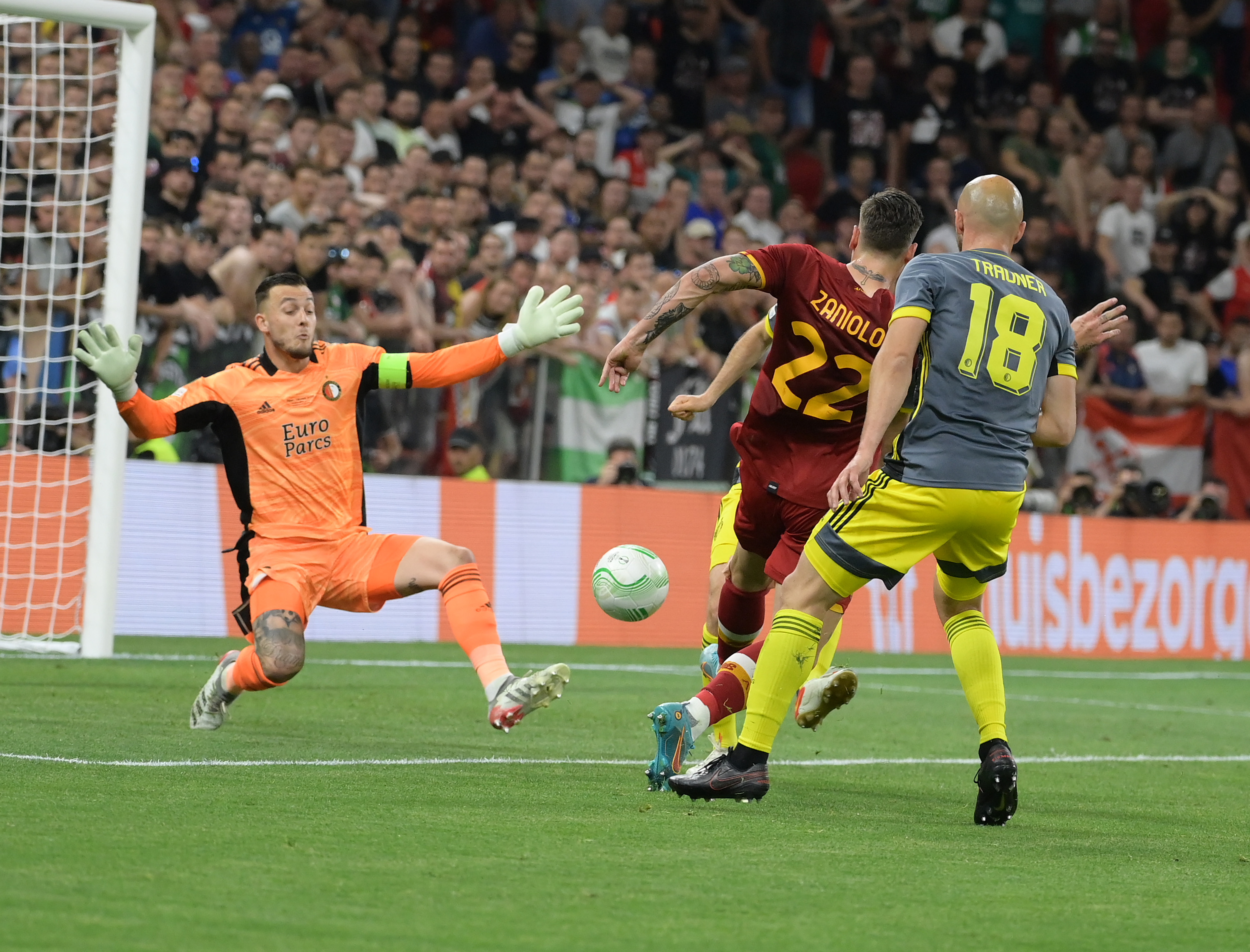 Nicolò Zaniolo segna il gol decisivo nella vittoria contro il Feyenoord