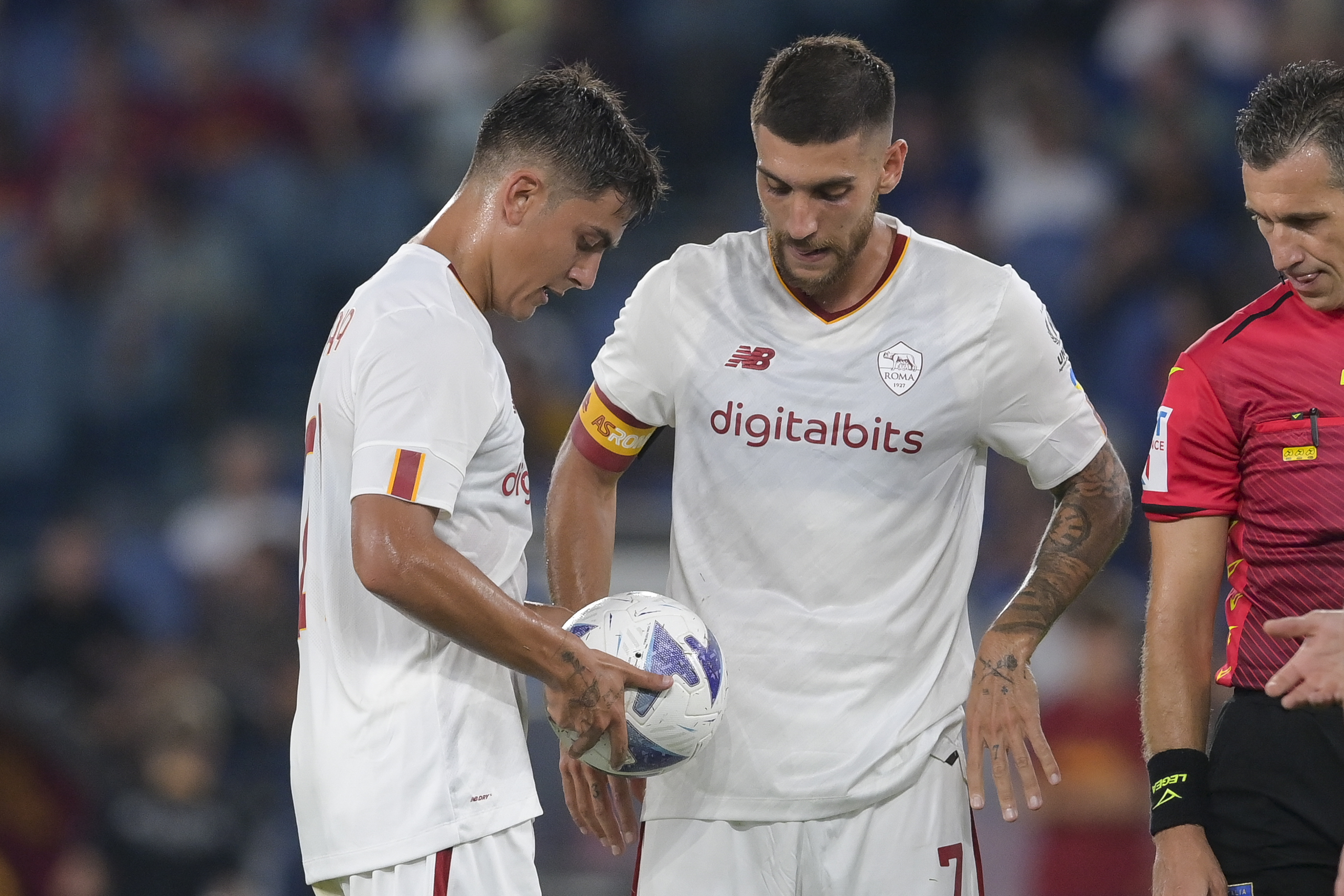 Pellegrini e Dybala in campo 