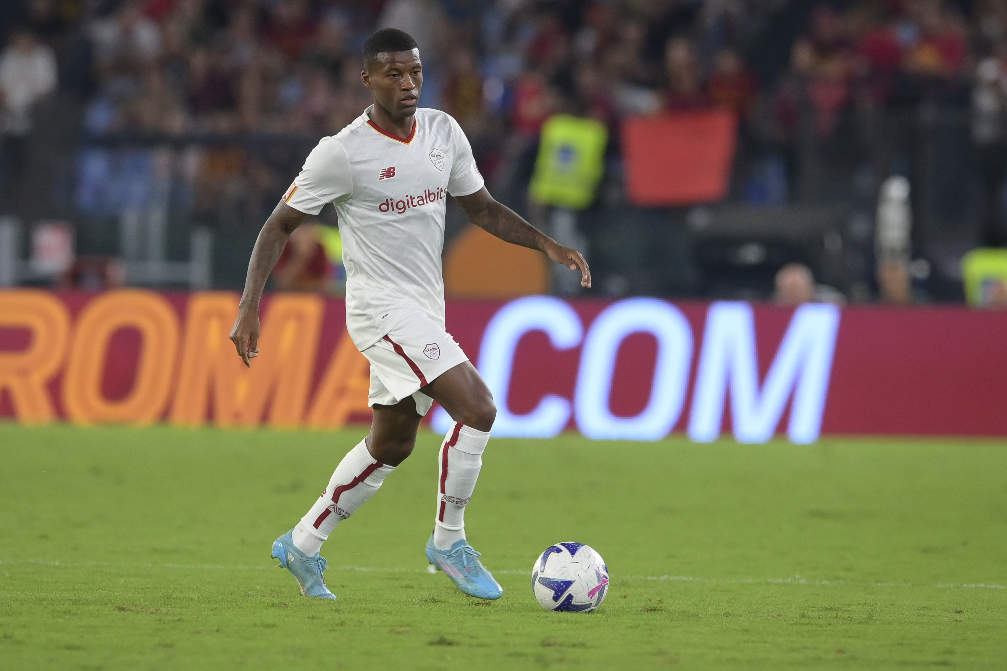 Wijnaldum in azione con la maglia della Roma