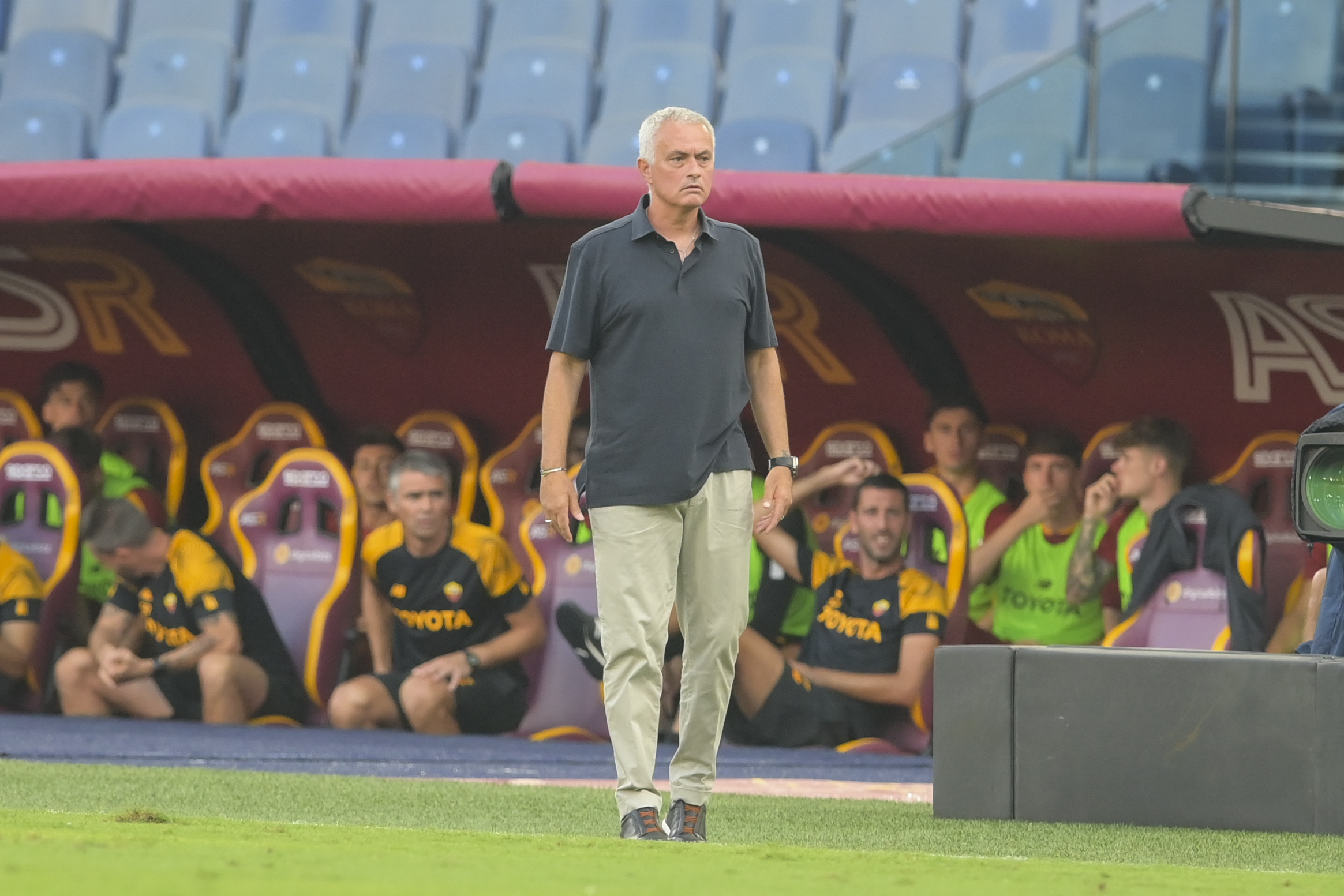 Mourinho in panchina contro la Cremonese