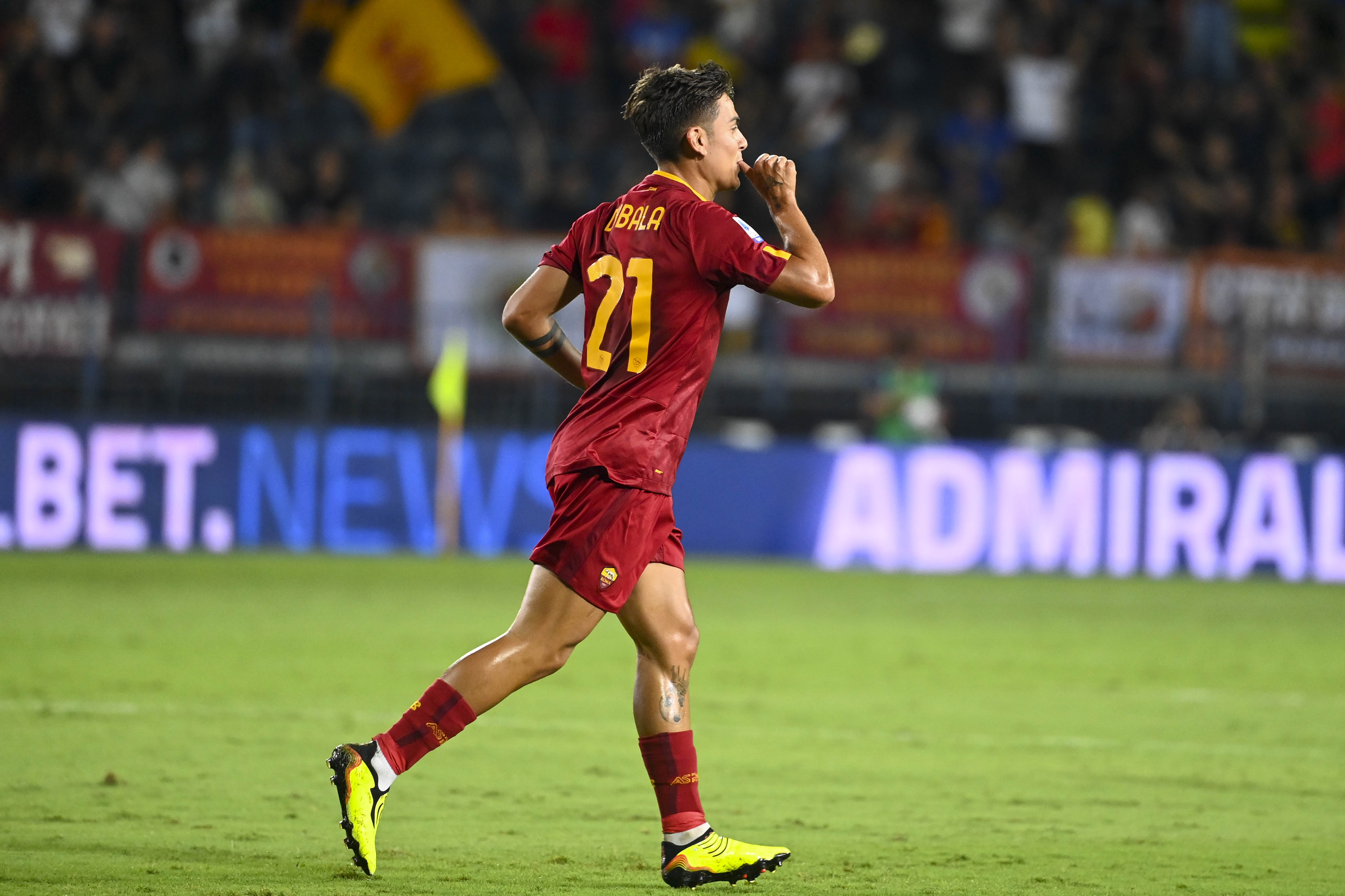 Dybala in campo contro l'Empoli