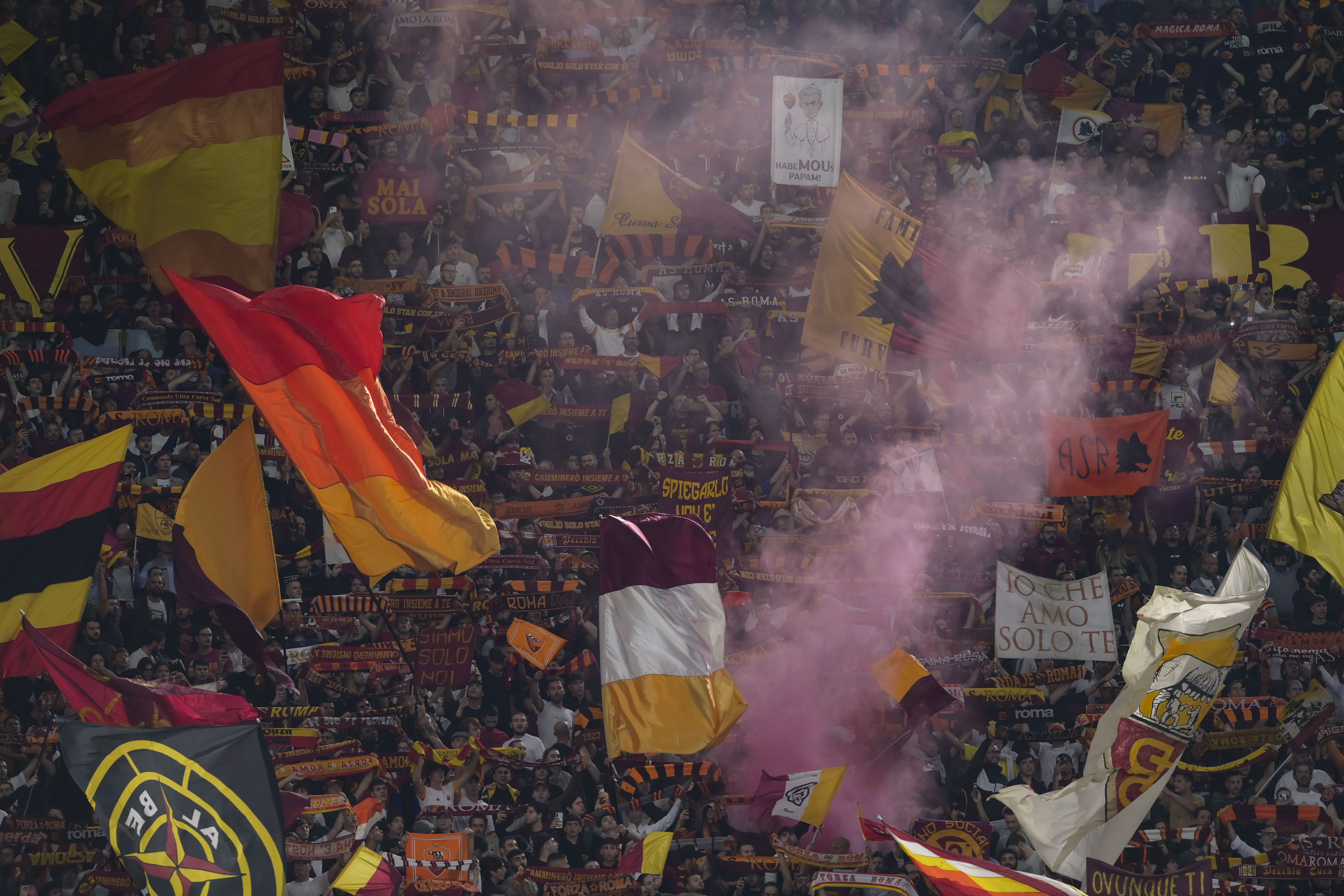 La curva sud in occasione di Roma-Real Betis