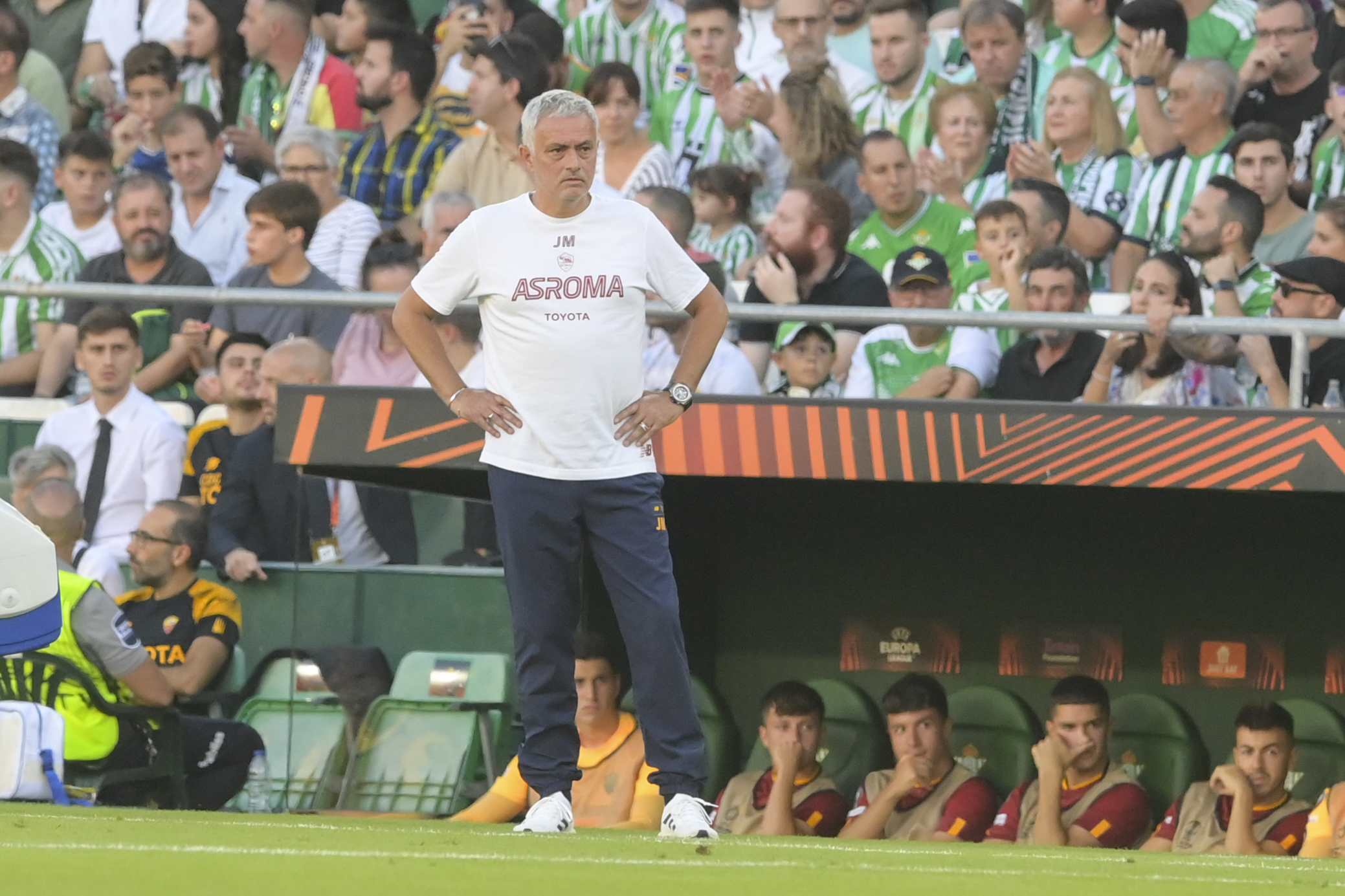 Mourinho in panchina contro il Real Betis