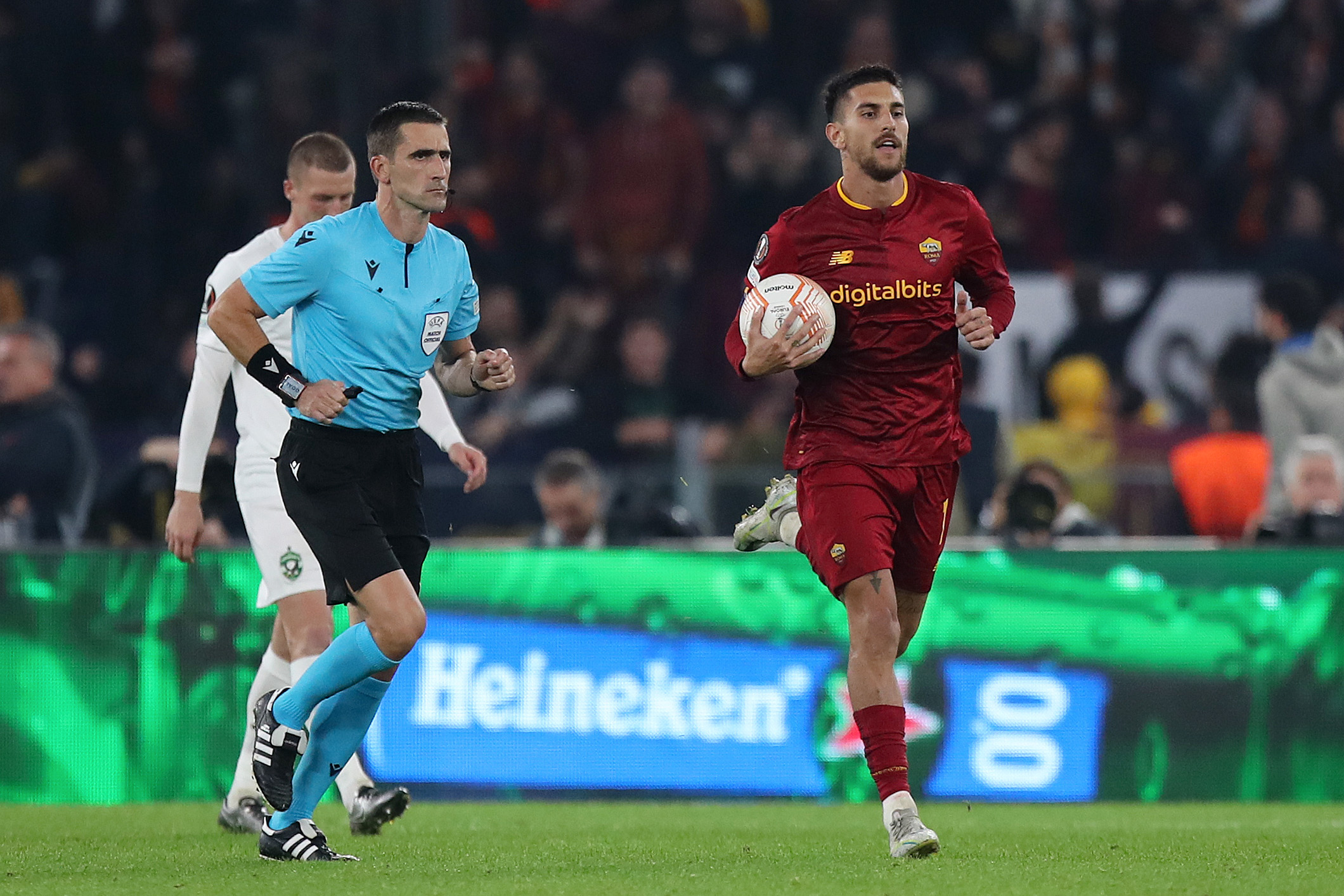 Pellegrini dopo la rete del momentaneo 1-1 contro il Ludogorets