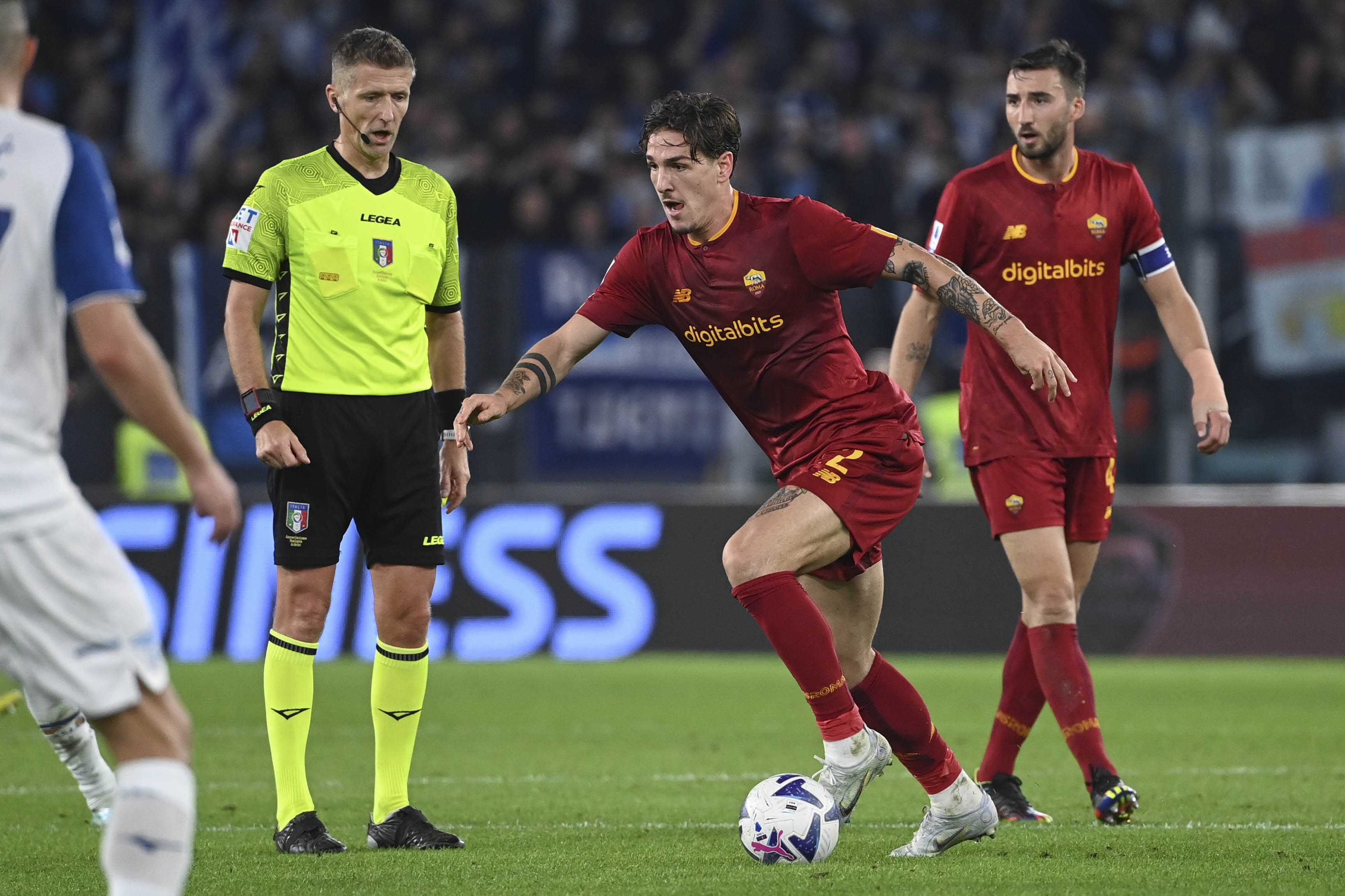 Zaniolo in azione all'Olimpico con la maglia della Roma