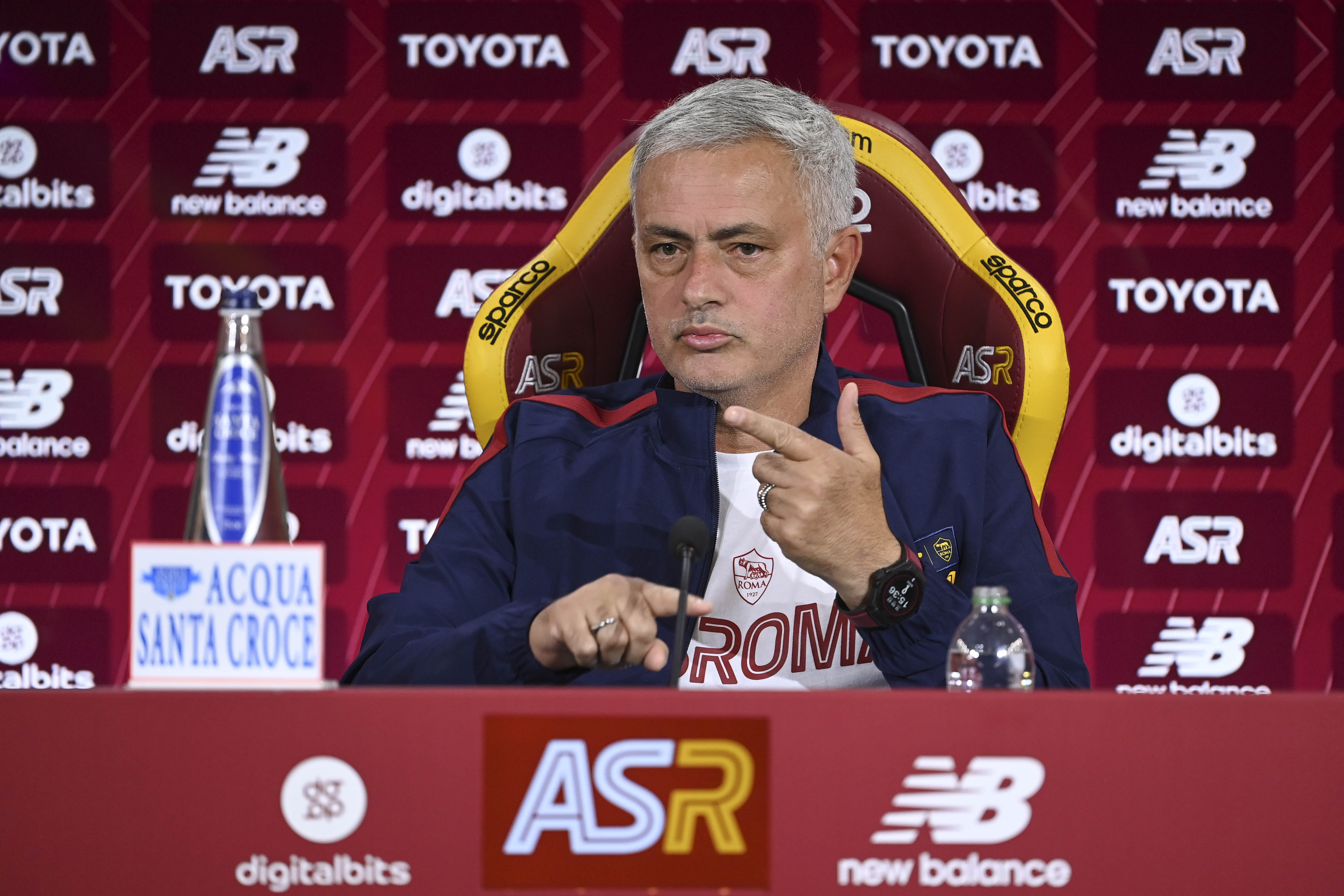 Mourinho in conferenza stampa