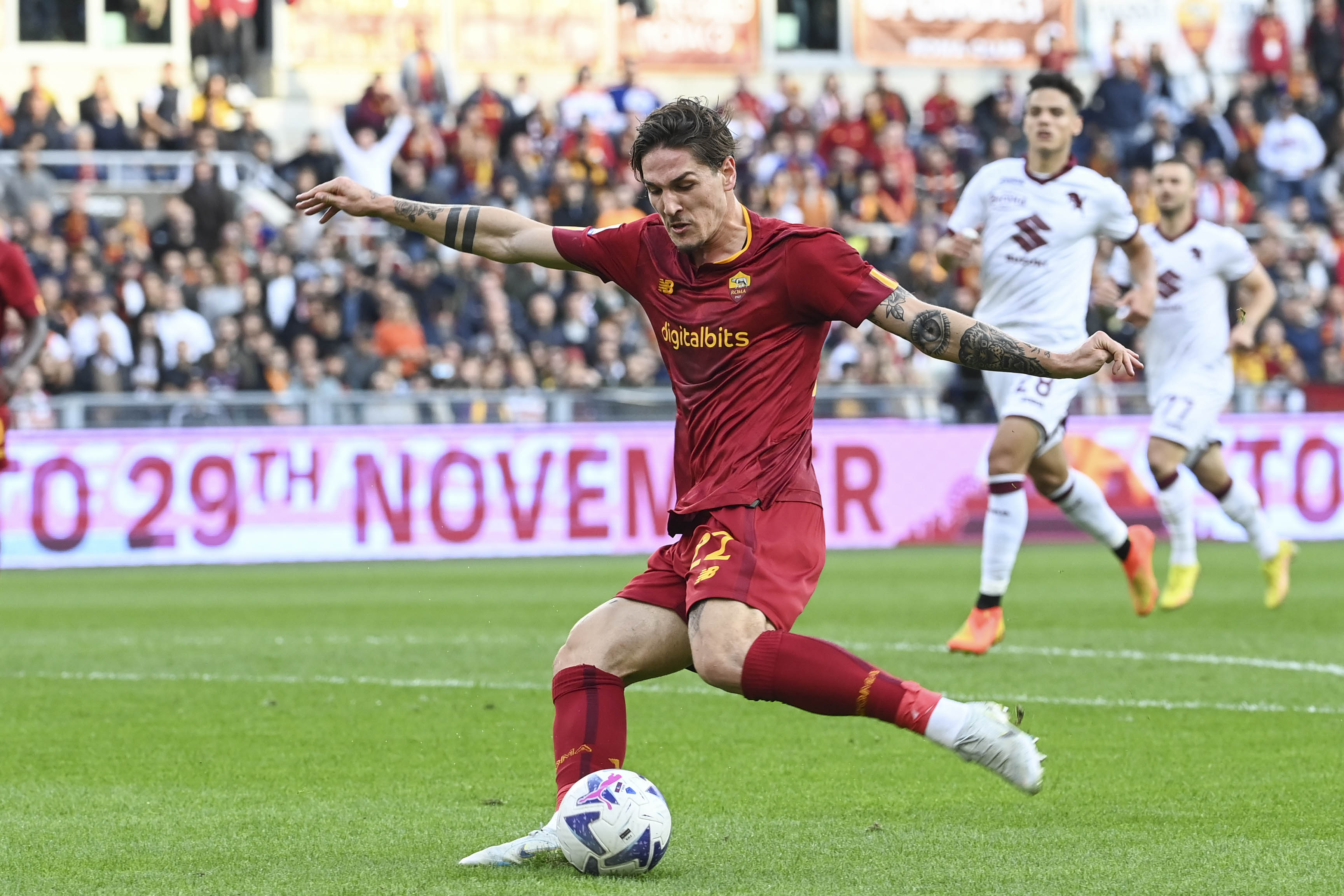 Nicolò Zaniolo in azione con la maglia della Roma