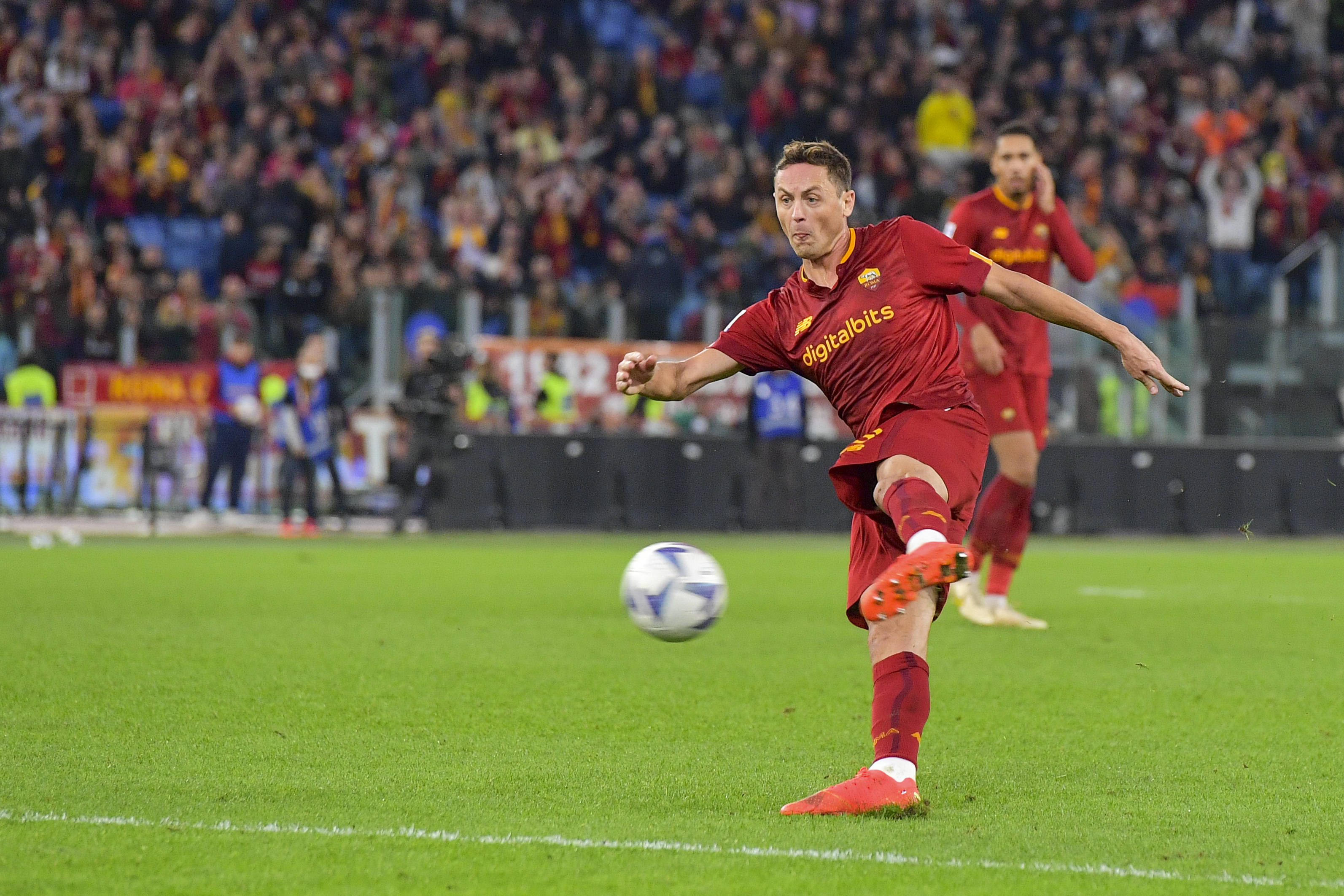 Nemanja Matic durante una partita della Roma