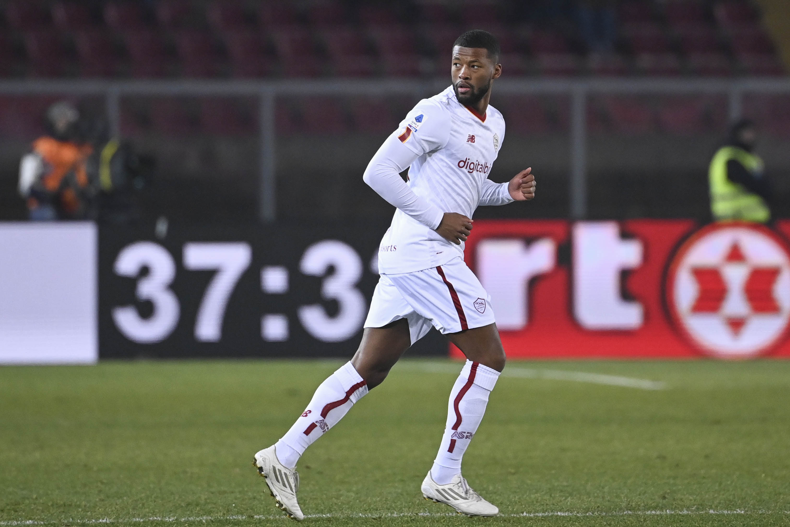 Georginio Wijnaldum durante Lecce-Roma