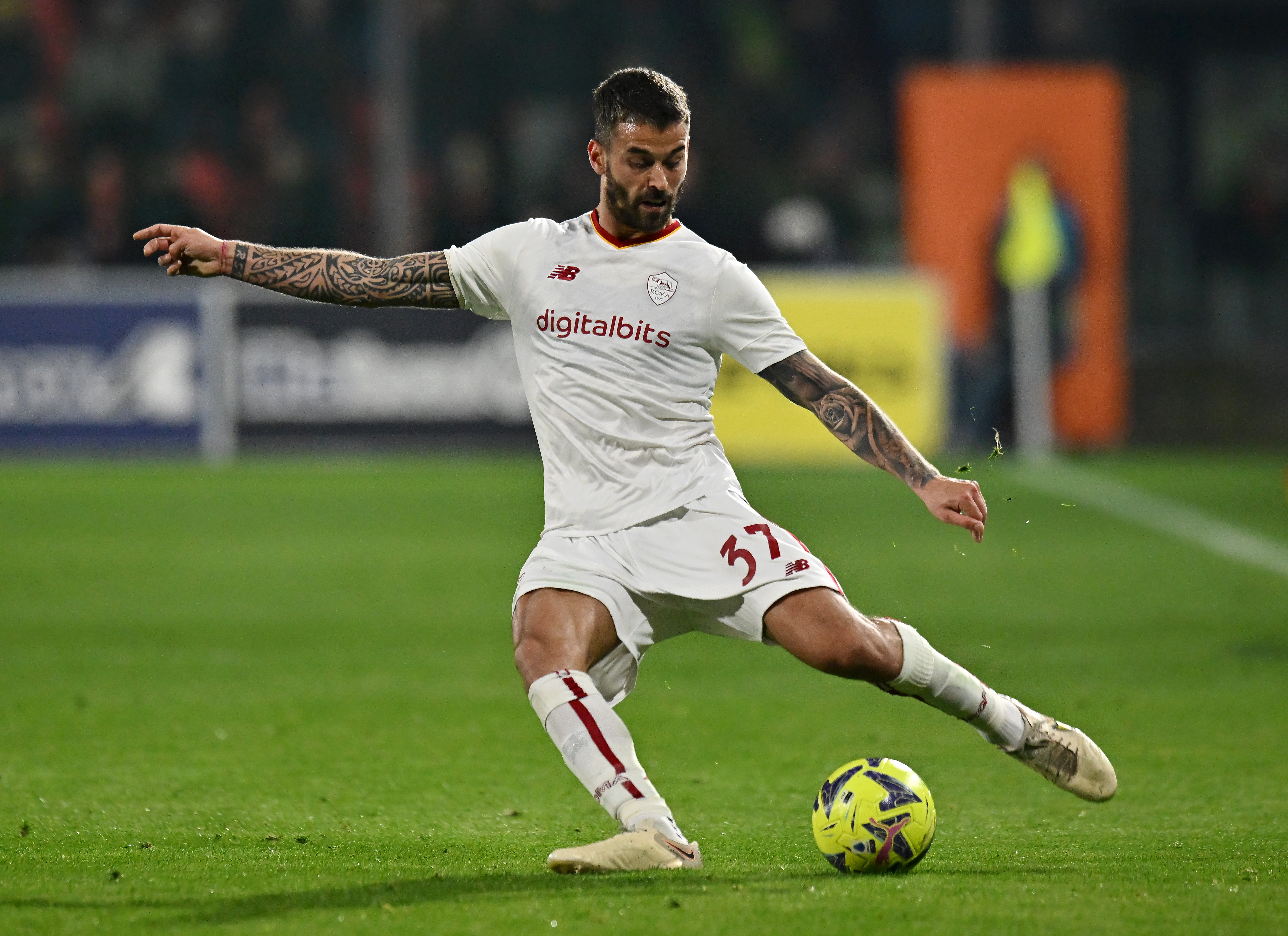 Leonardo Spinazzola durante una partita della Roma