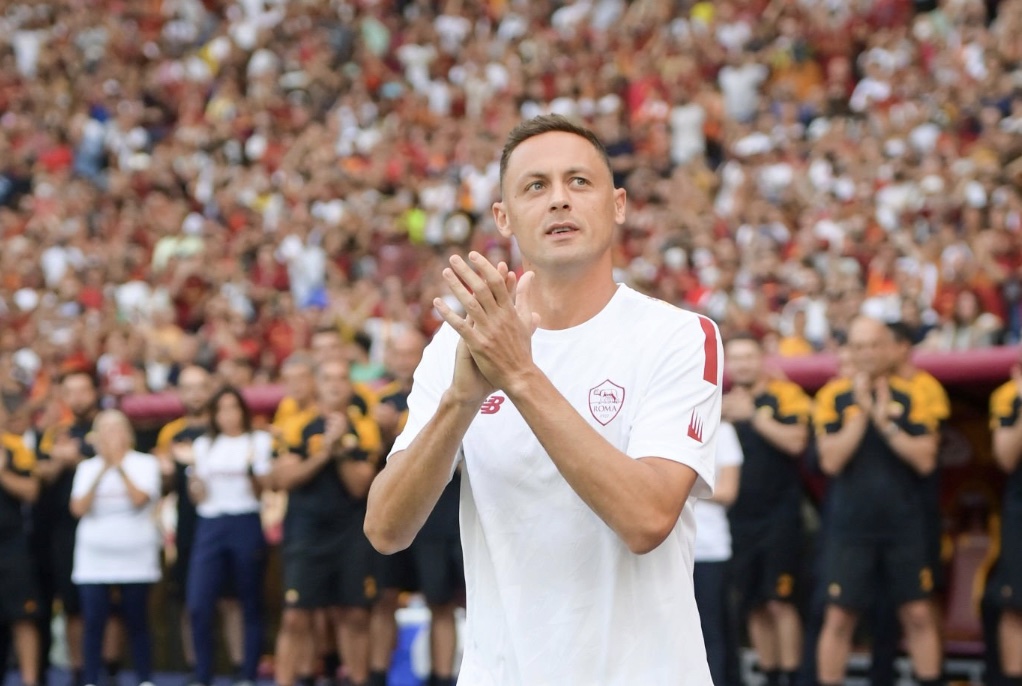 Matic alla presentazione della squadra contro lo Shakhtar