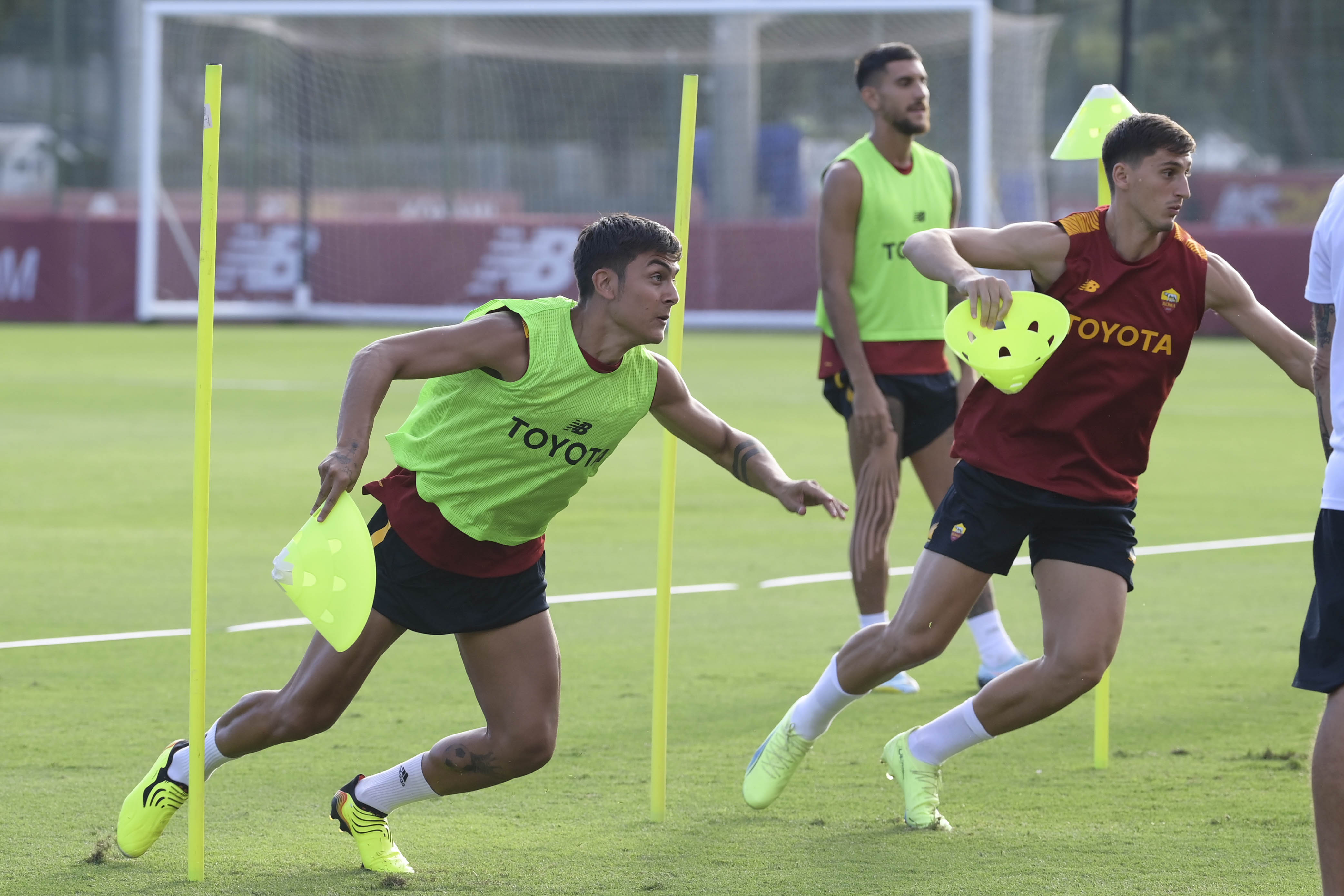 Dybala e Kumbulla nell'allenamento di ieri