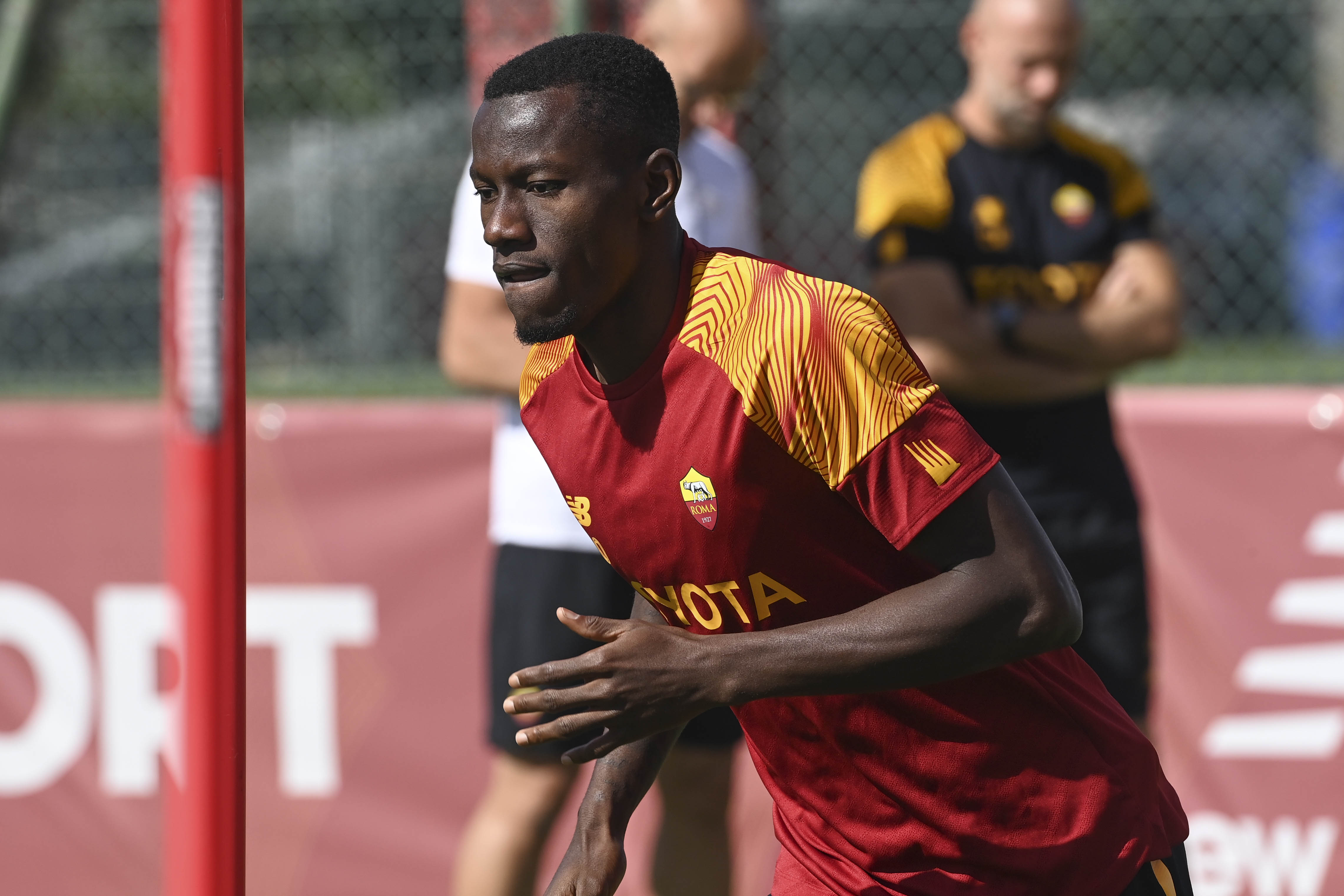 Camara in allenamento a Trigoria