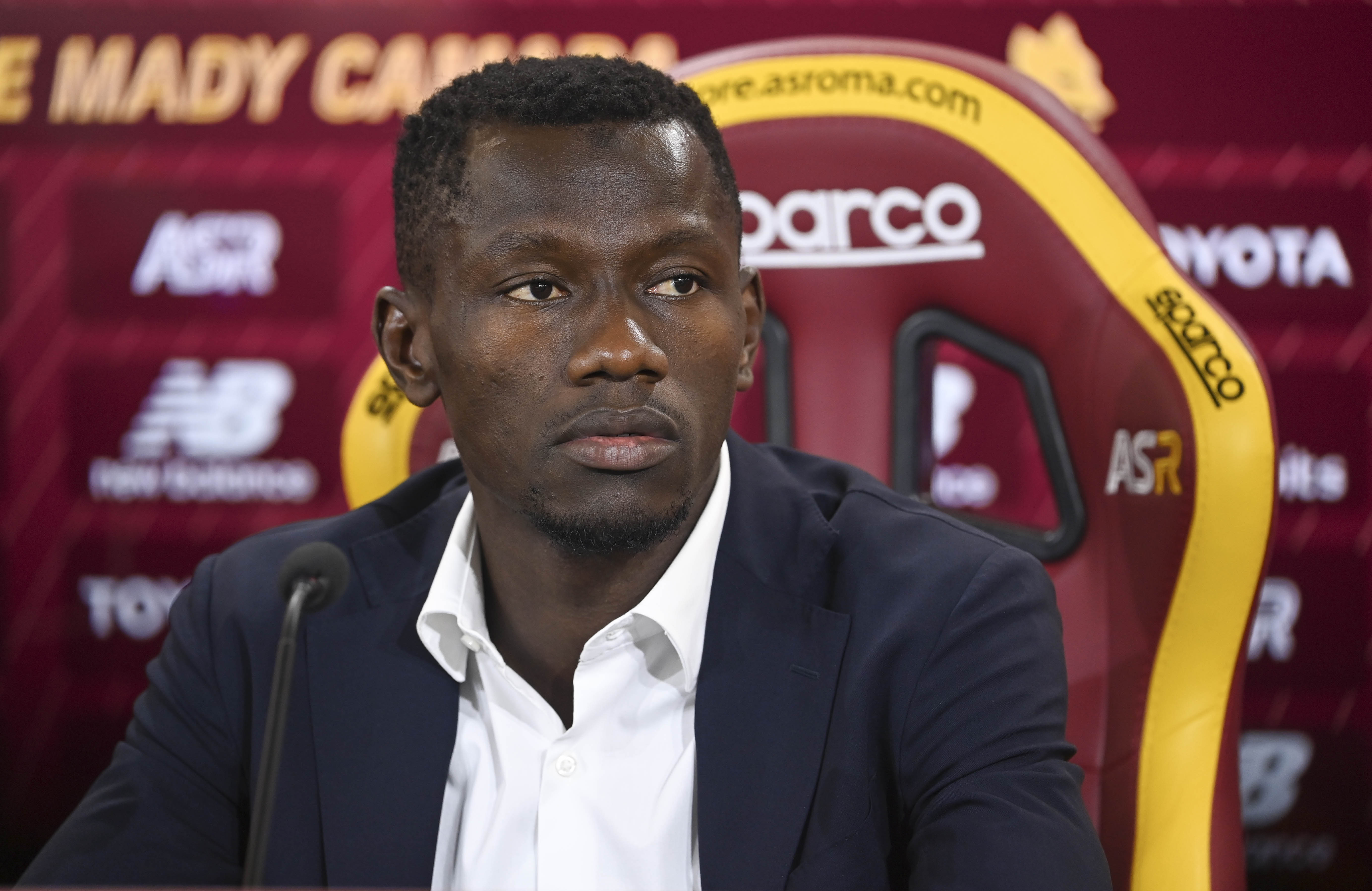 Mady Camara in conferenza stampa a Trigoria