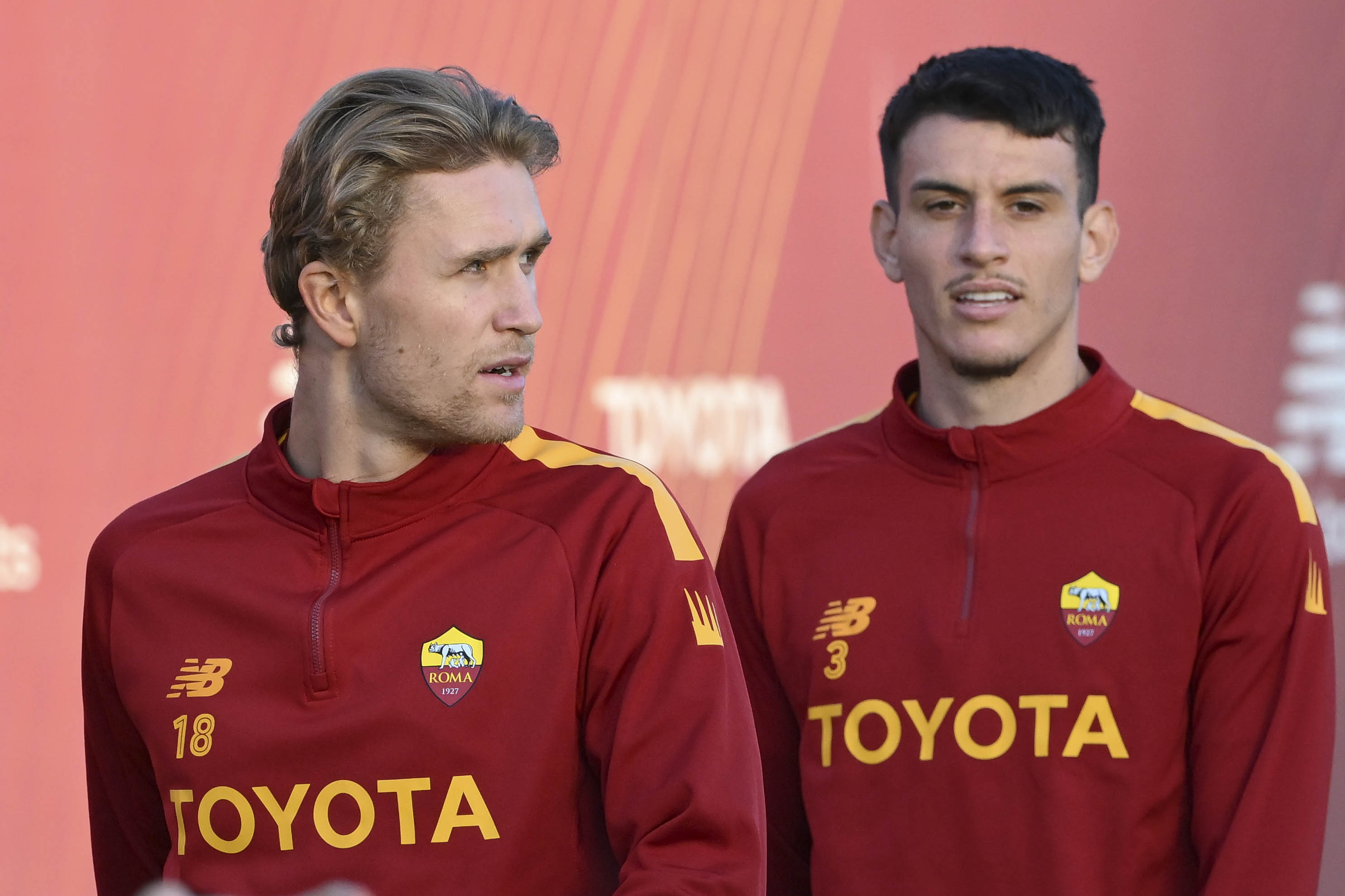 Solbakken e Ibanez durante una seduta di allenamento a Trigoria