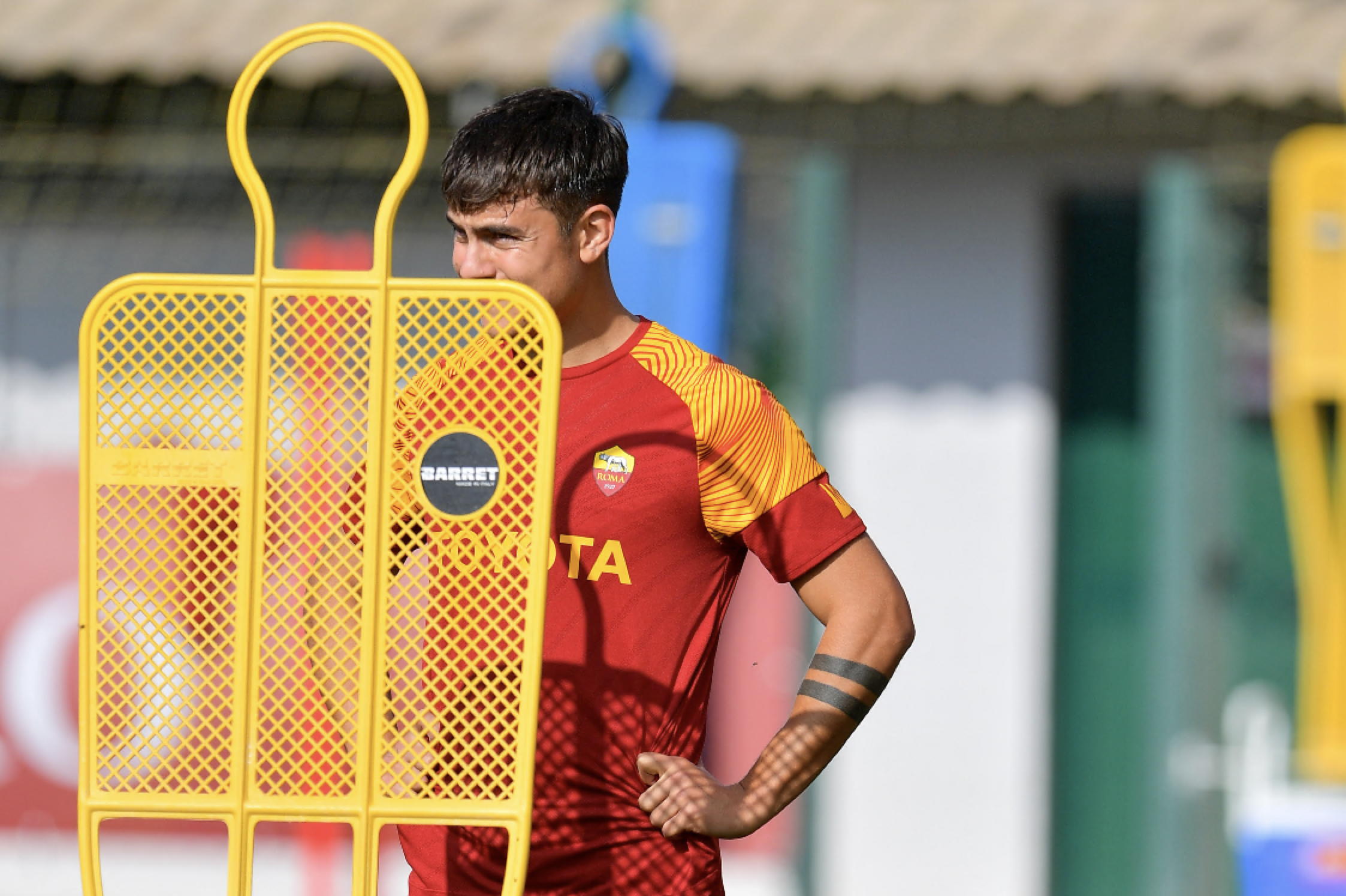 Dybala in allenamento a Trigoria