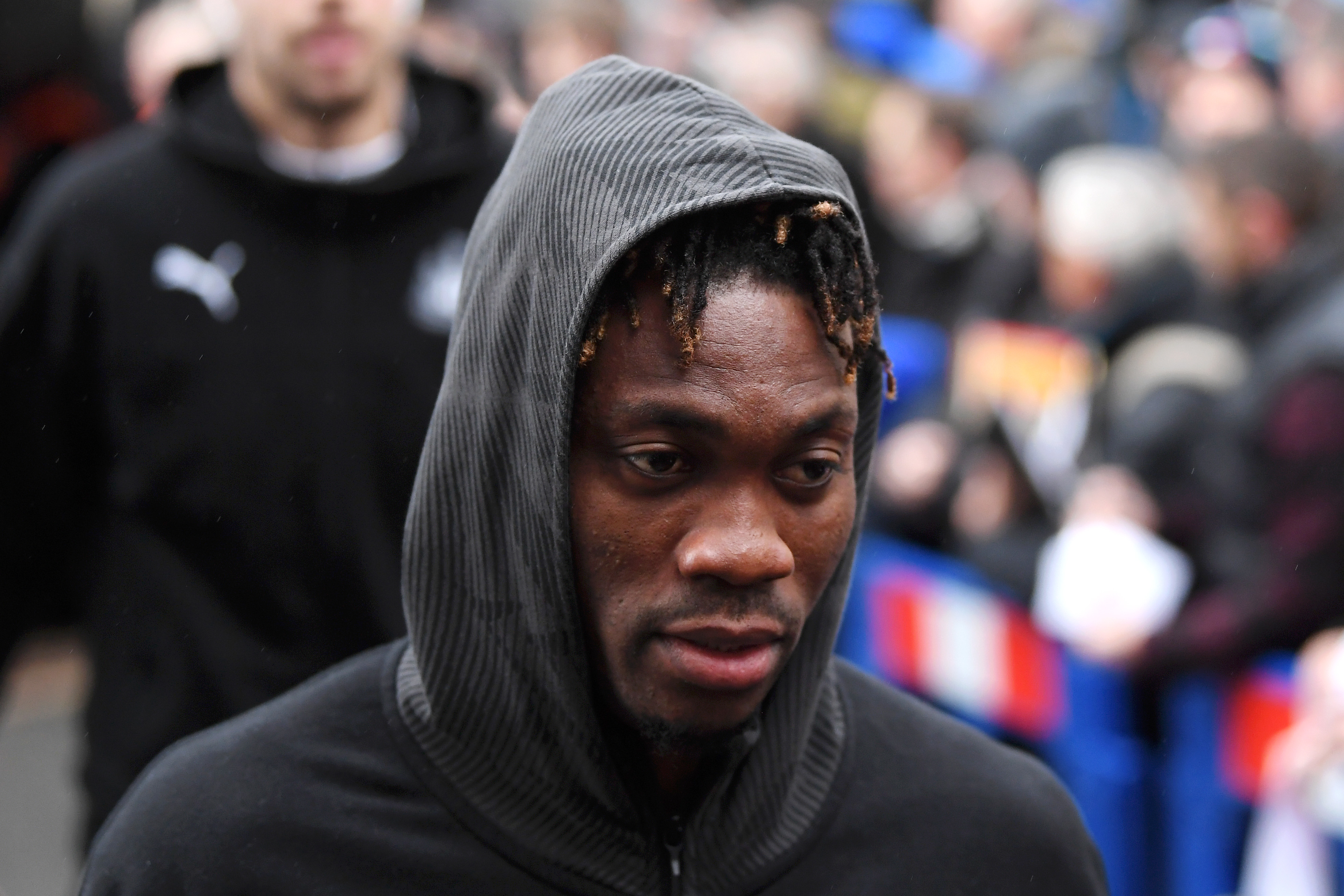 Christian Atsu durante un riscaldamento