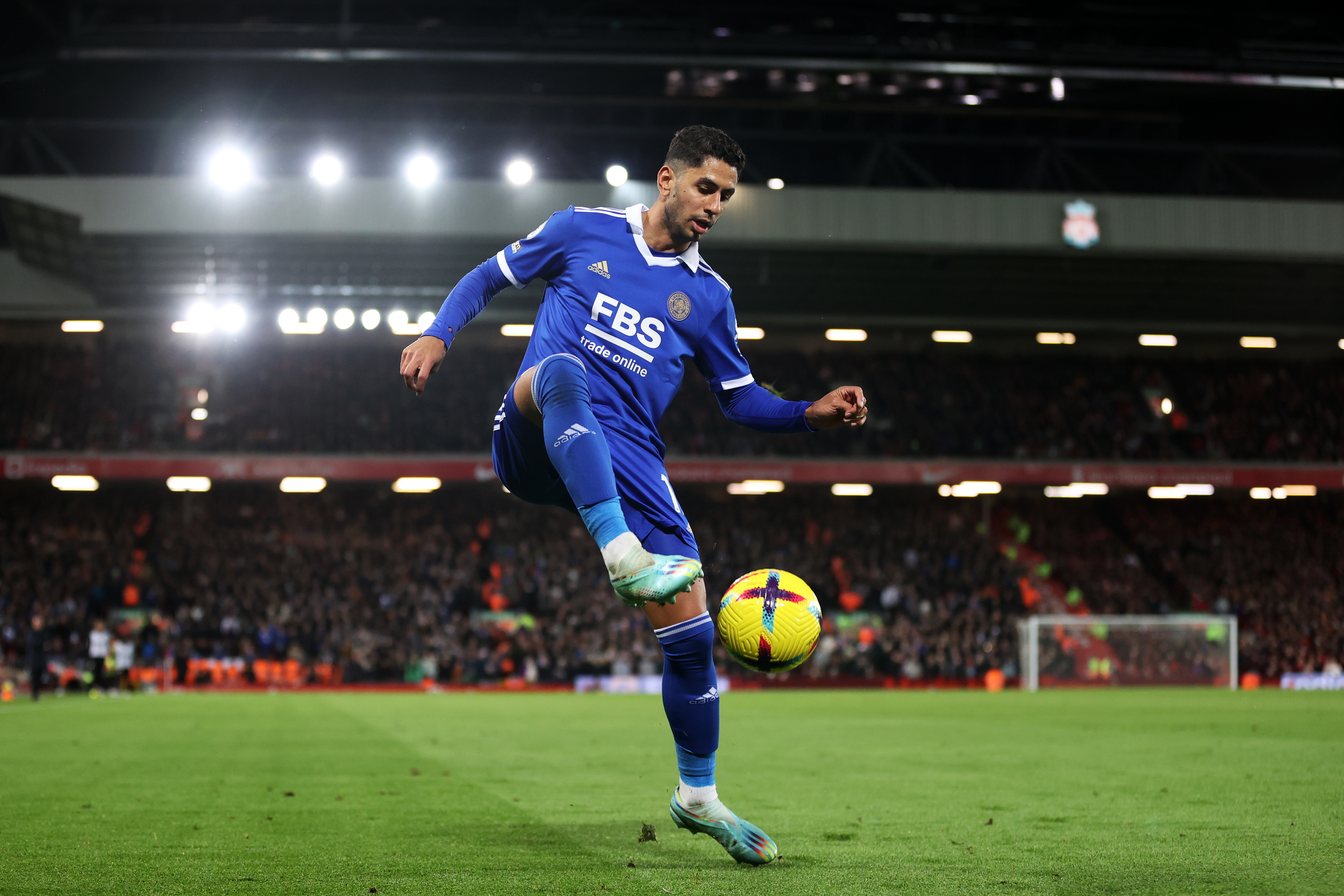 Foto di Ayoze Perez con la maglia del Leicester