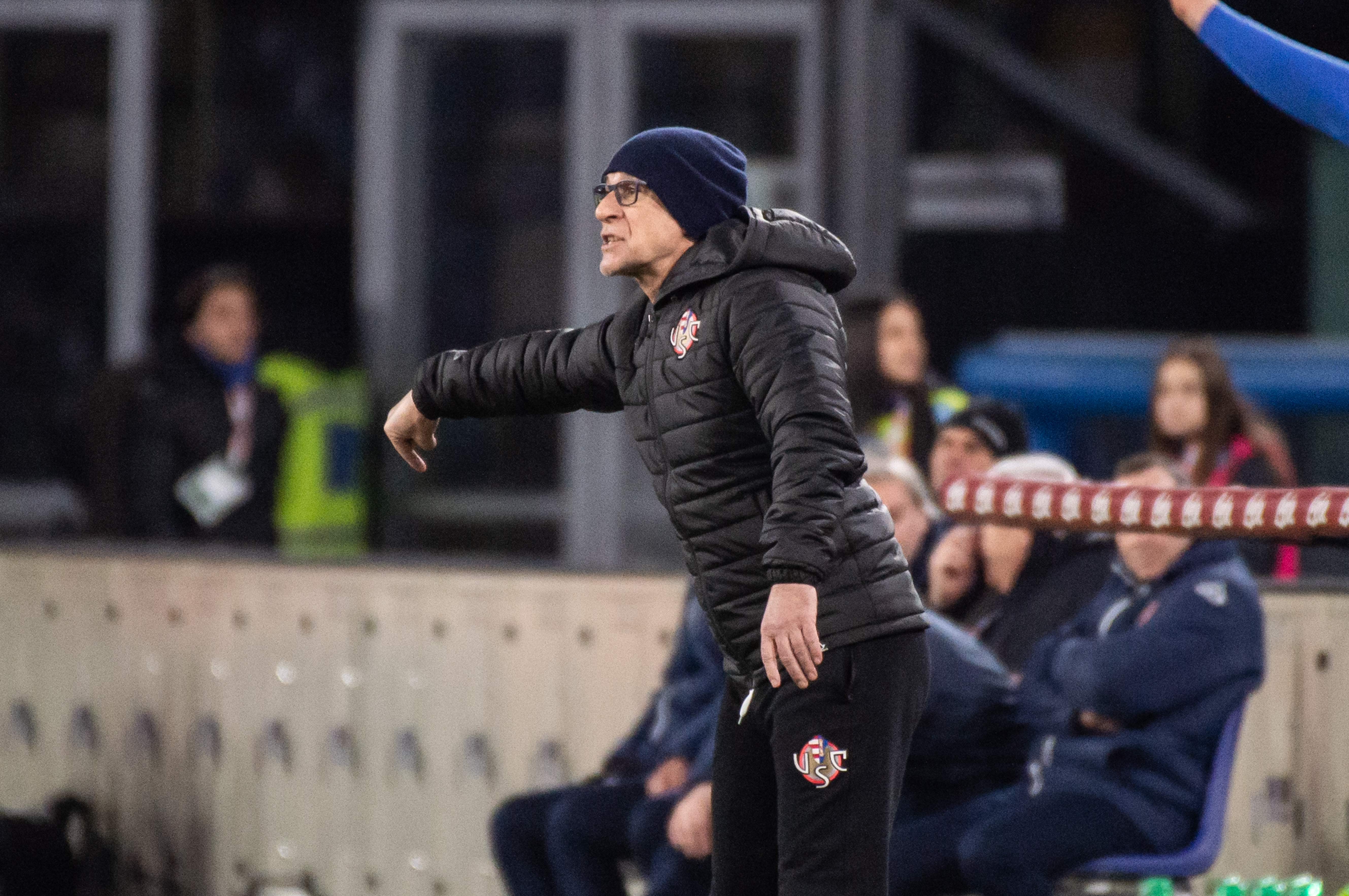 Davide Ballardini durante una partita della Cremonese