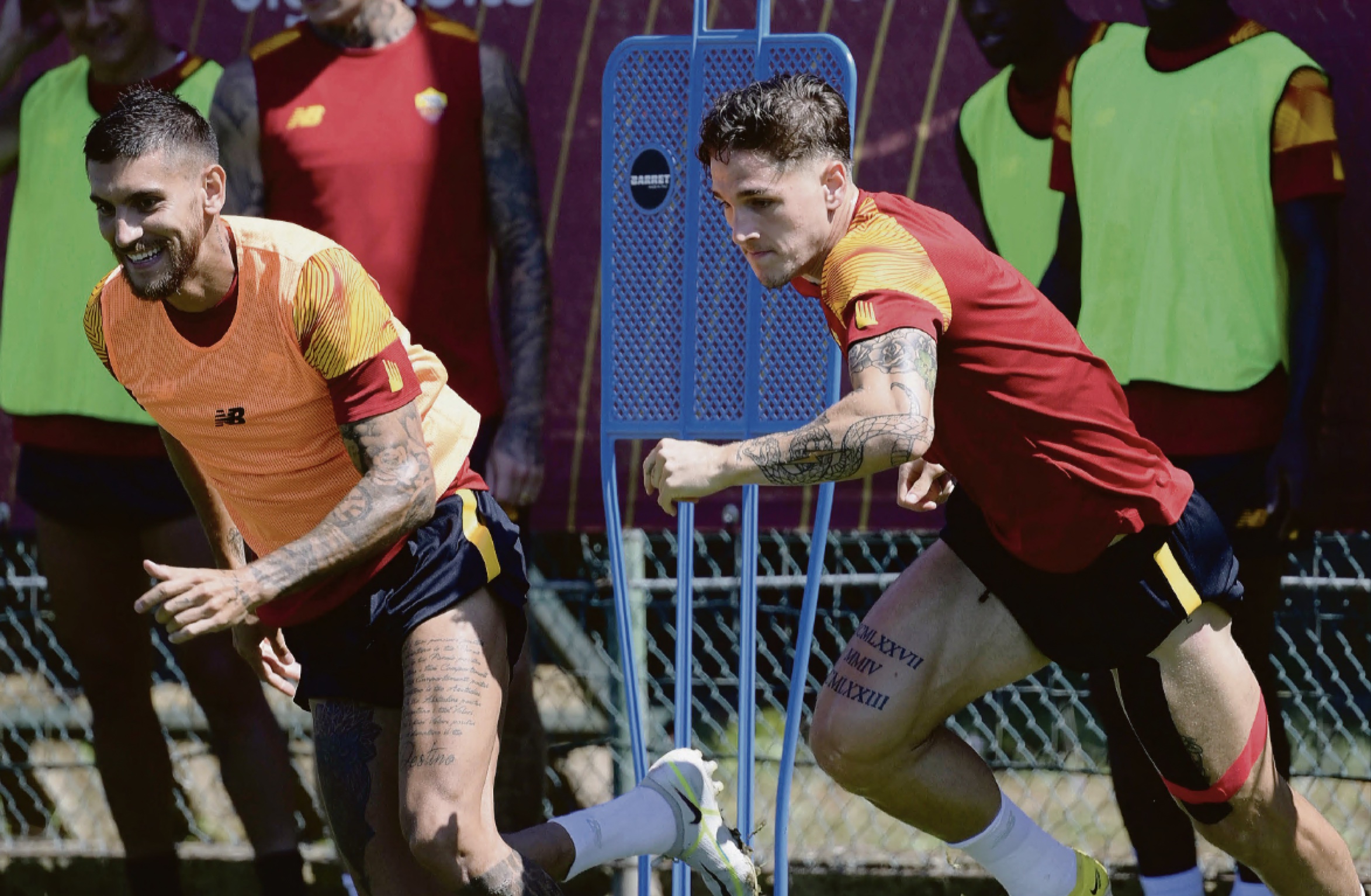 Pellegrini e Zaniolo durante un allenamento a Trigoria