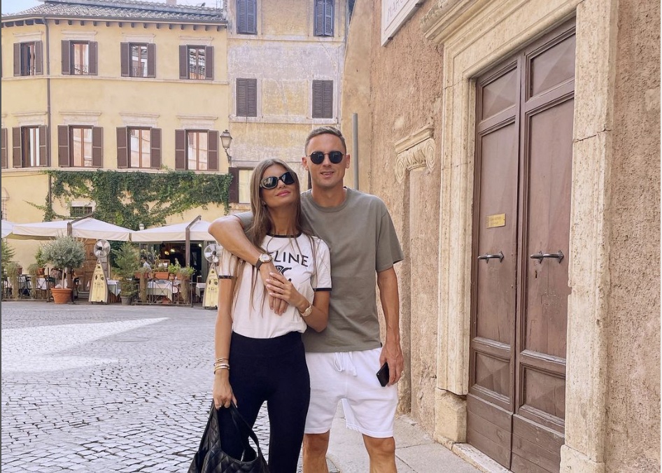 Matic e la moglie Aleksandra per le vie del centro di Roma