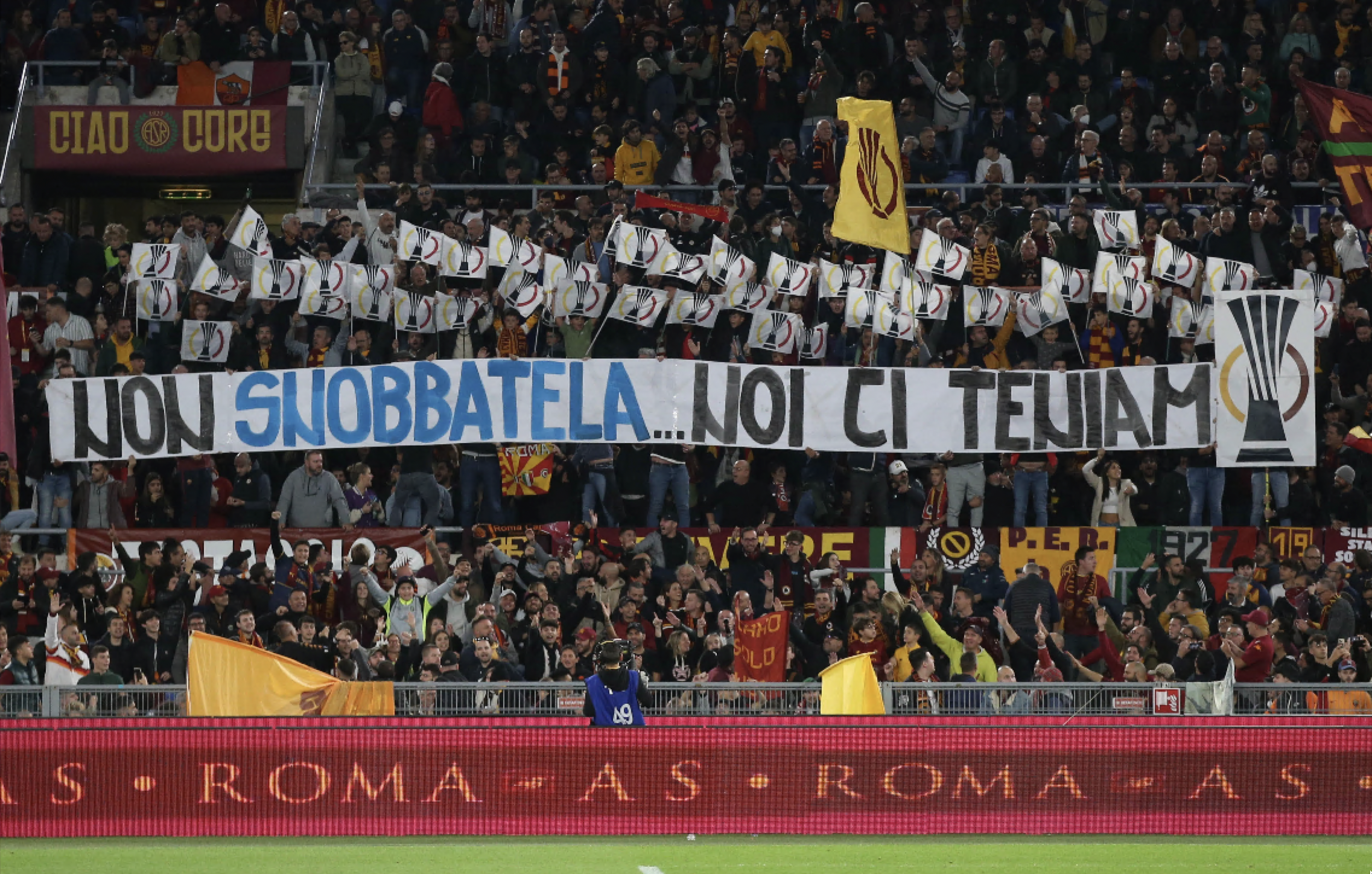 La coreografia della Tevere durante il derby