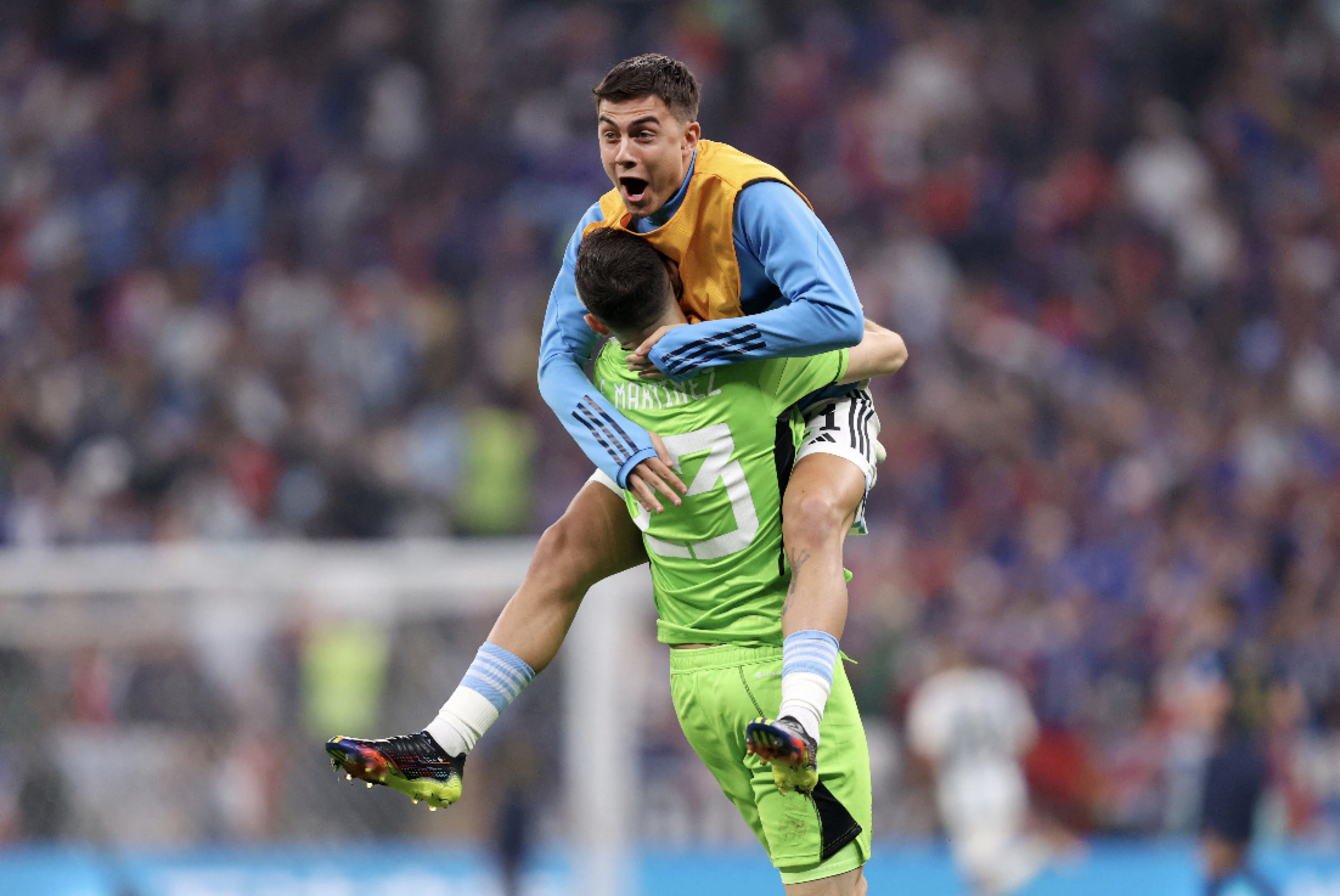 Dybala esulta con la maglia dell'Argentina