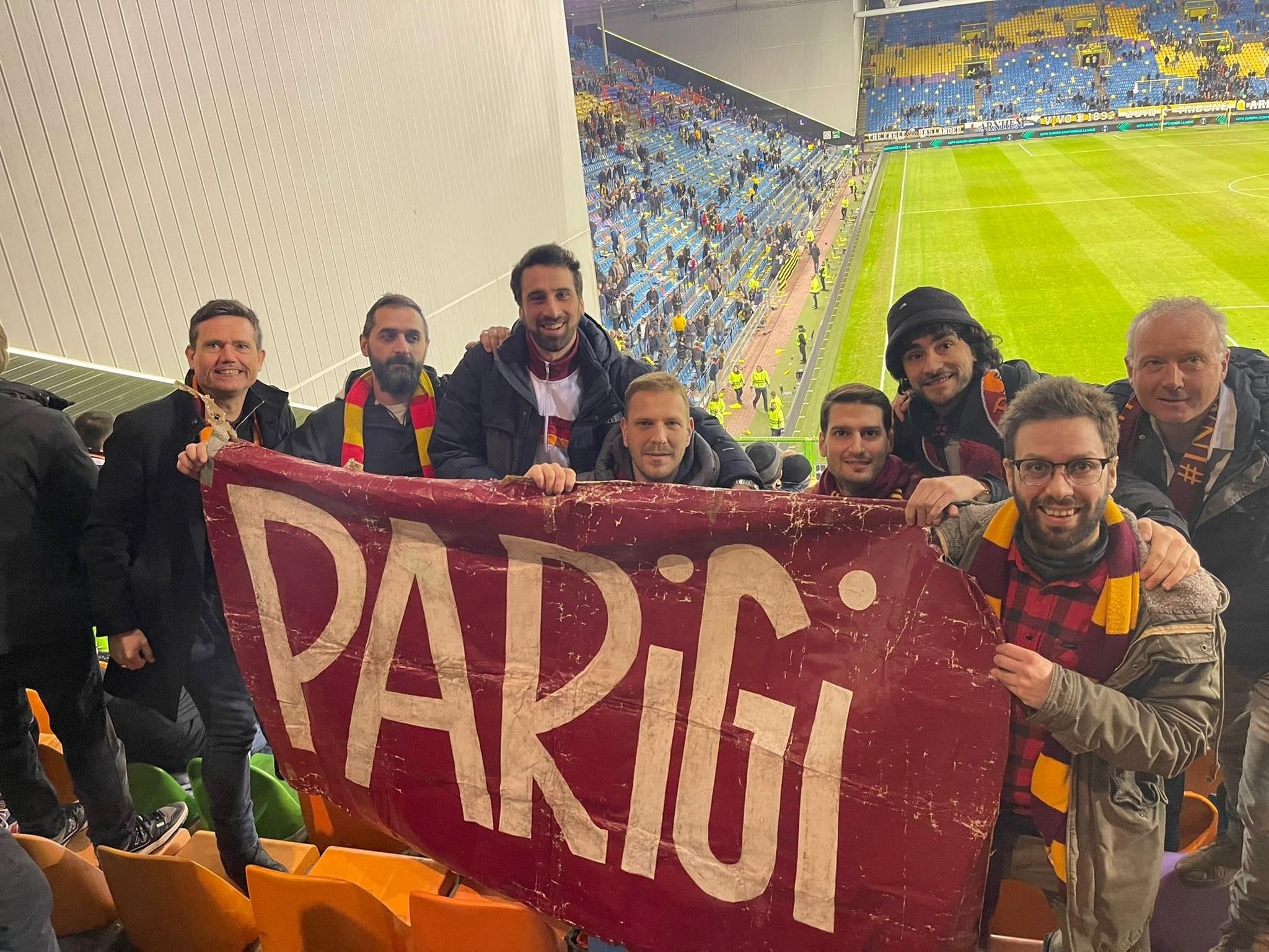 Some of of the members of Roma Club Paris