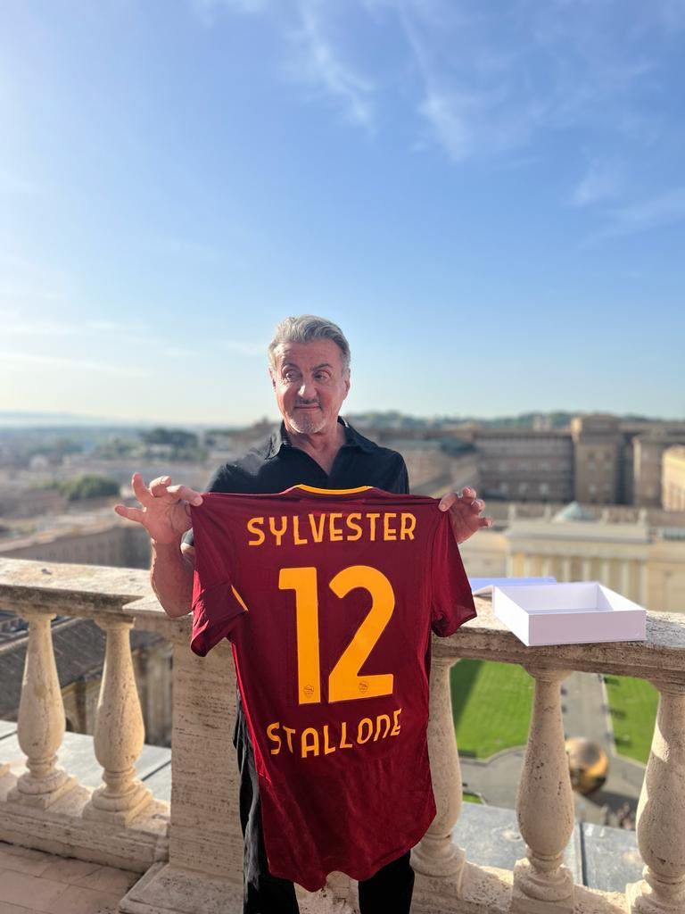 Sylvester Stallone con la maglia della Roma