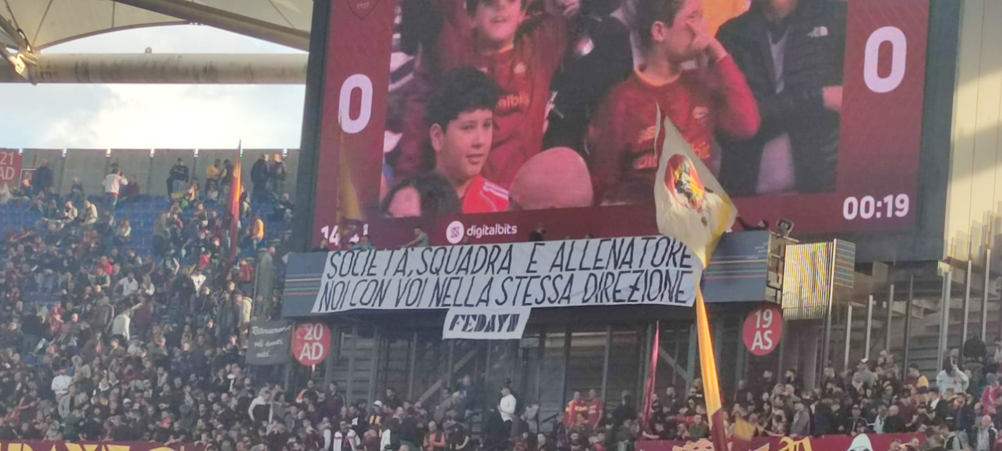 Lo striscione in Curva Sud