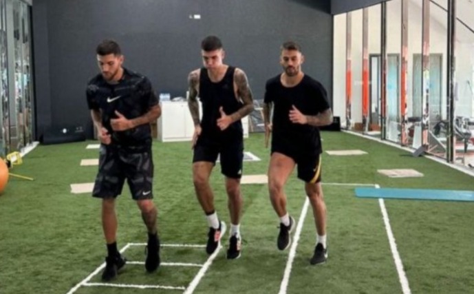 Spinazzola, Mancini  e Pellegrini si allenano insieme in una palestra  di Dubai