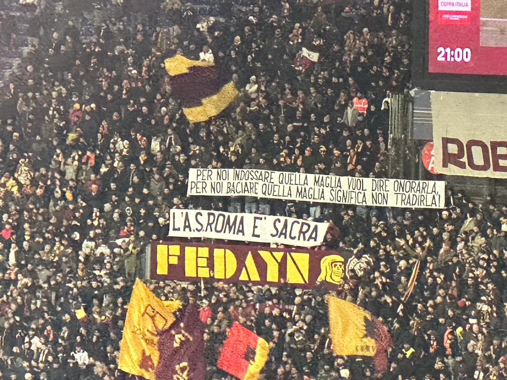 Lo striscione della Curva Sud nei confronti di Nicolò Zaniolo