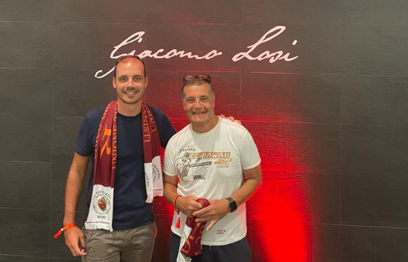 Il nipote e il figlio di Giacomo Losi all'Olimpico (Foto: Twitter @AsRomaOfficial)