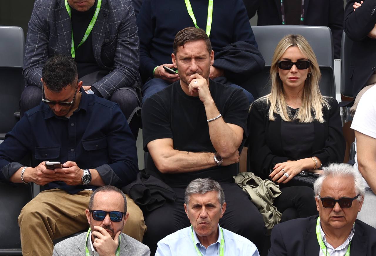 Francesco Totti e Noemi Bocchi durante il match di Alcaraz