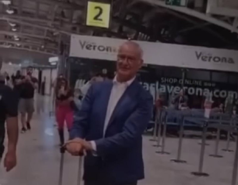 Claudio Ranieri in aeroporto 