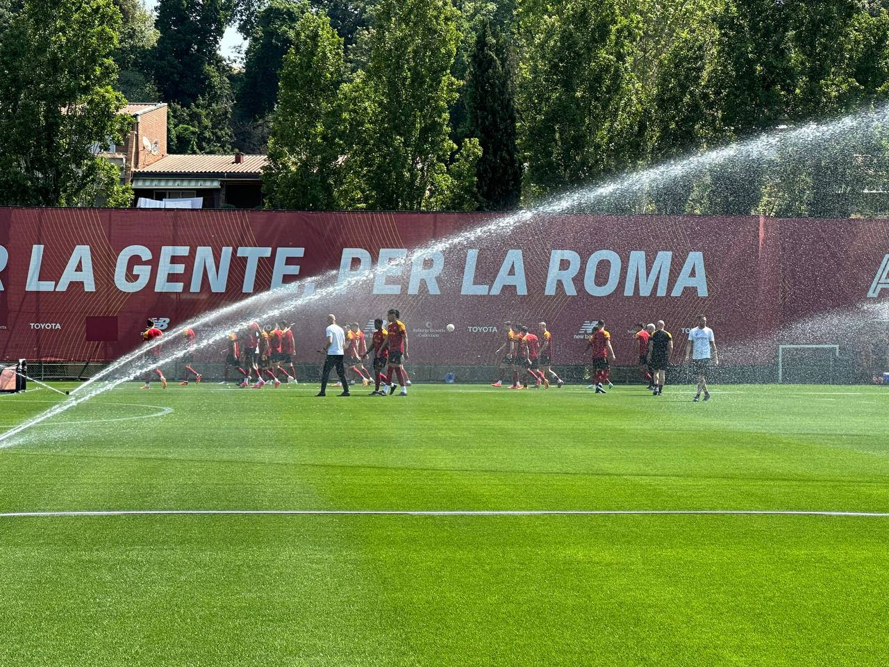 La squadra si allena a Trigoria