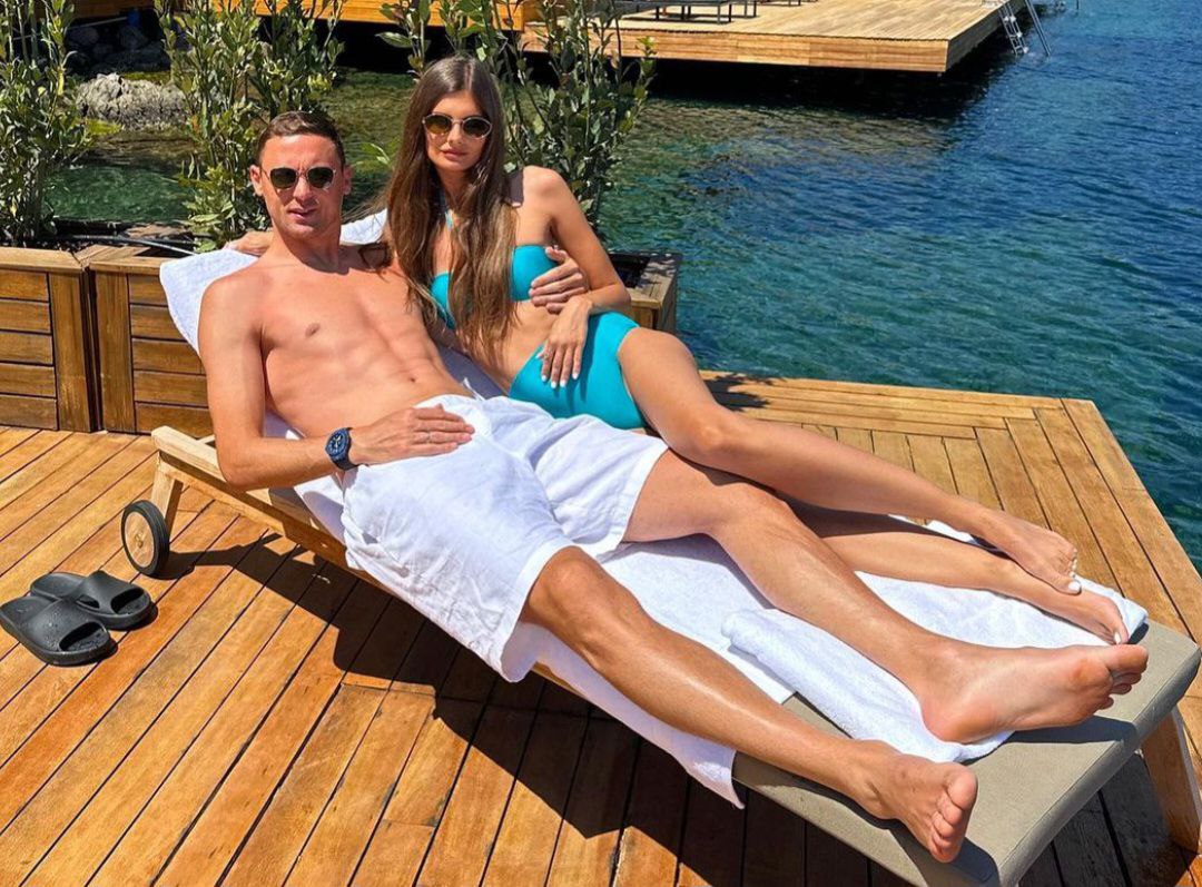 Nemanja Matic con la moglie in vacanza